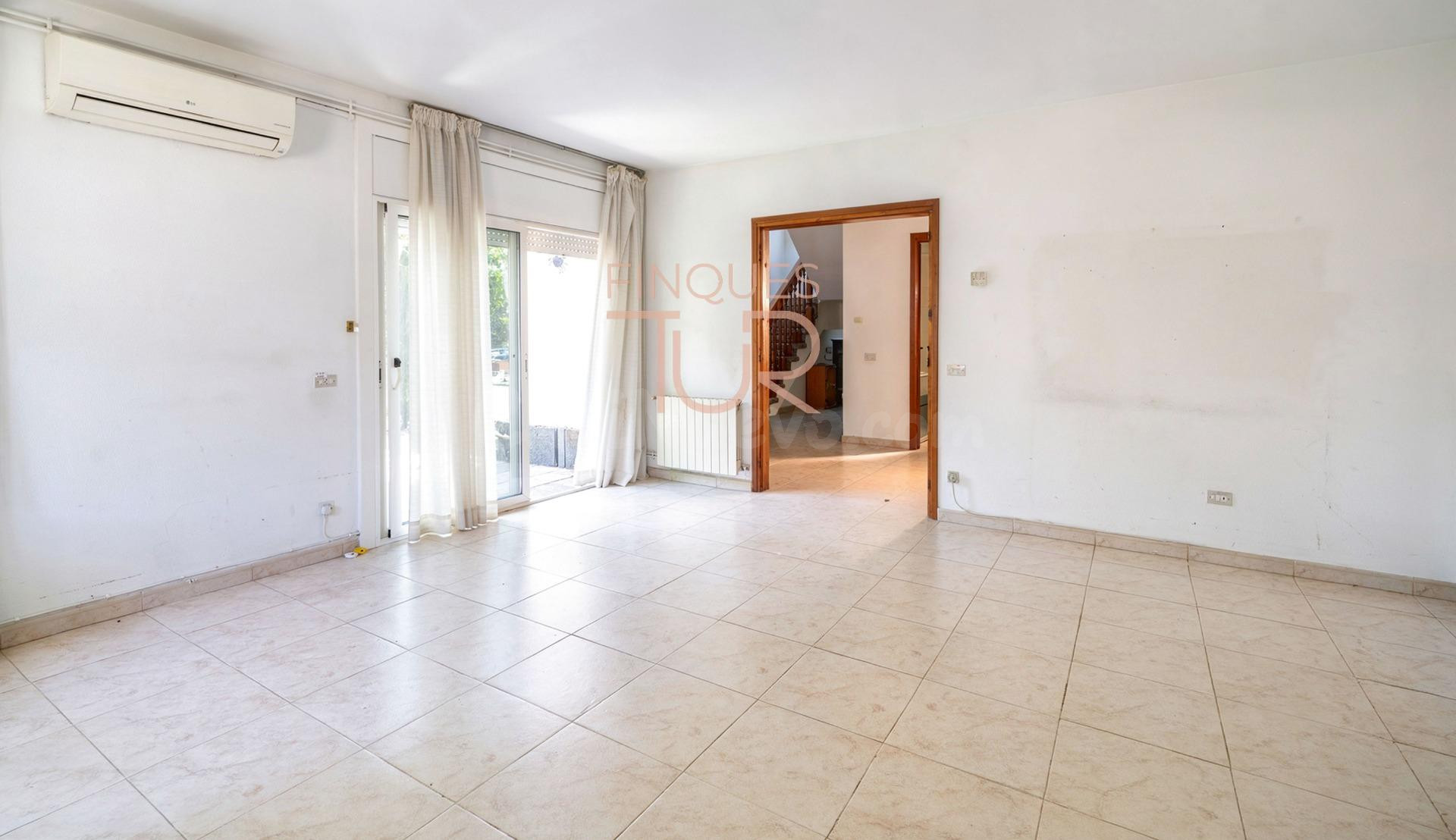 CASA con JARDIN y amplitud Premia de Dalt – Zona La Floresta - foto 5