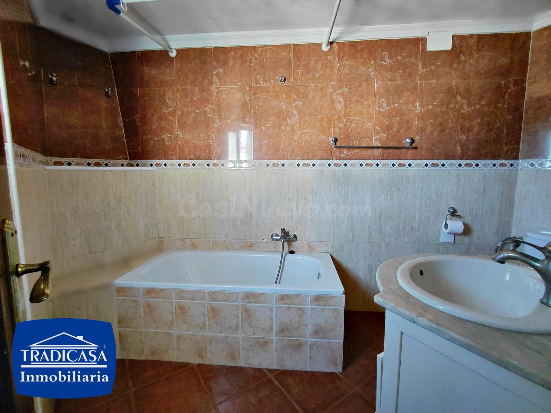Casa a reformar en Alcalá de los Gazules con gran potencial ✨ - foto 5