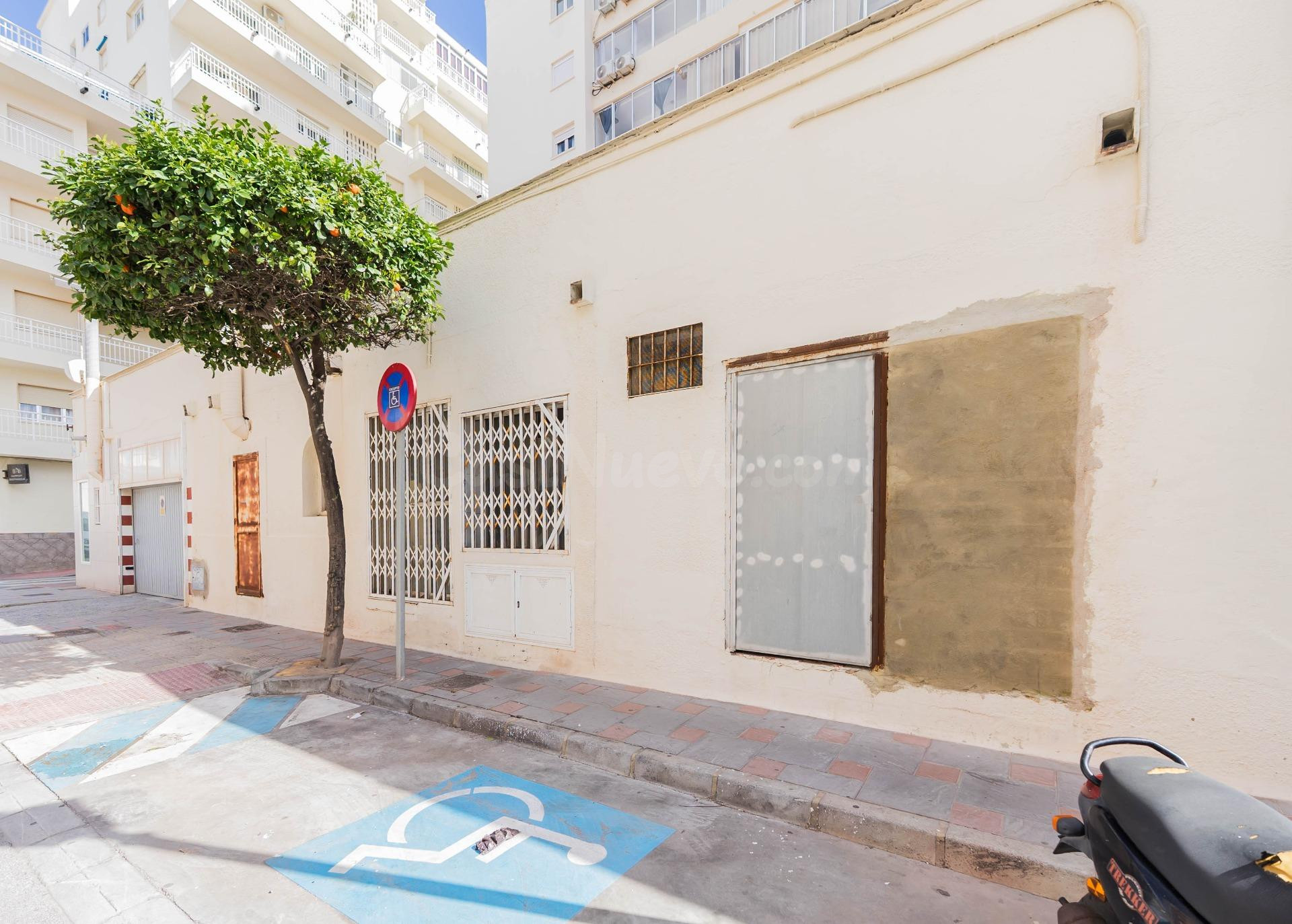 Local Comercial en venta a 50m del Paseo Marítimo de Fuengir