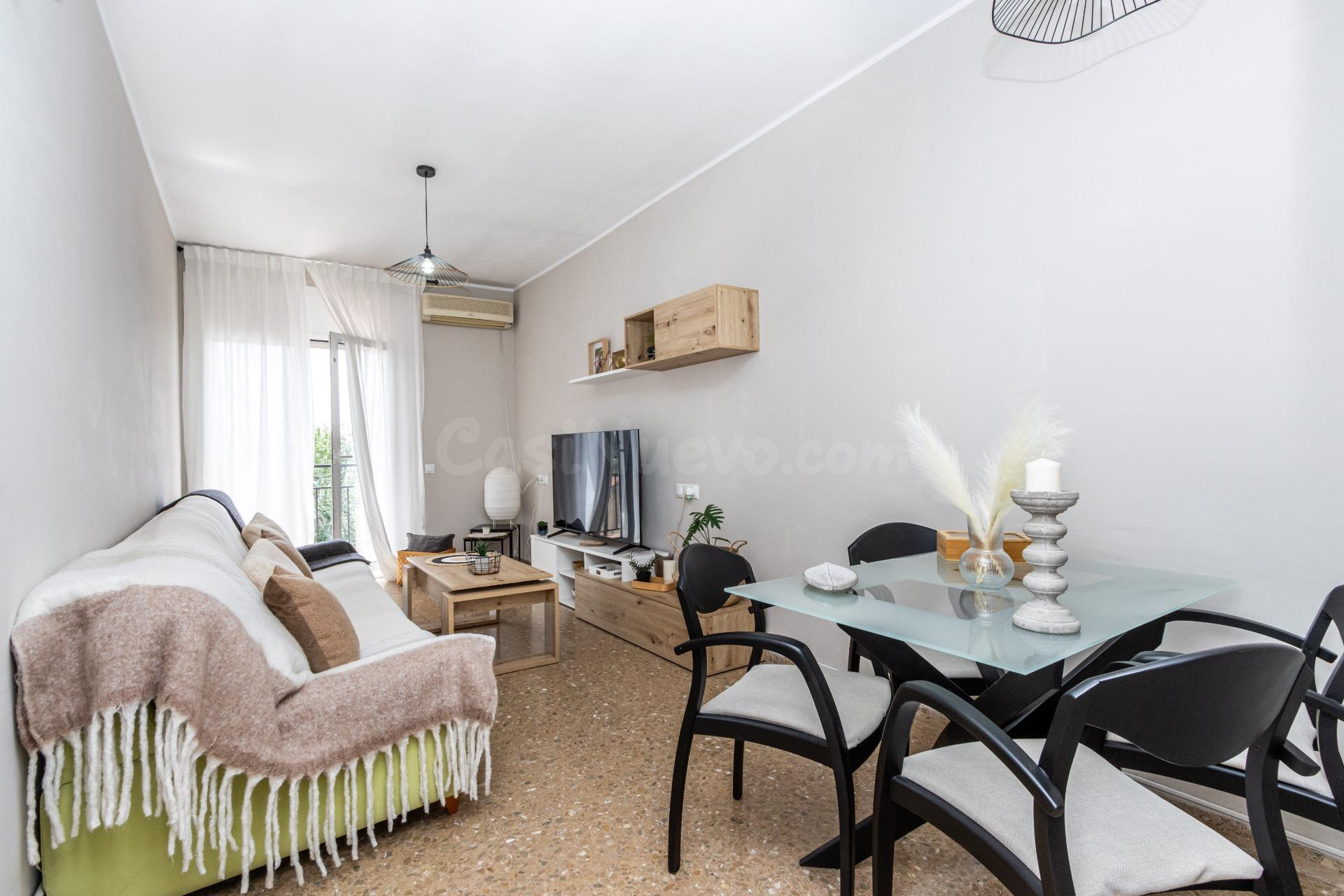 PISO CON DOS BALCONES PARA ENTRAR A VIVIR, FINCA DE SOLO DOS VECINOS