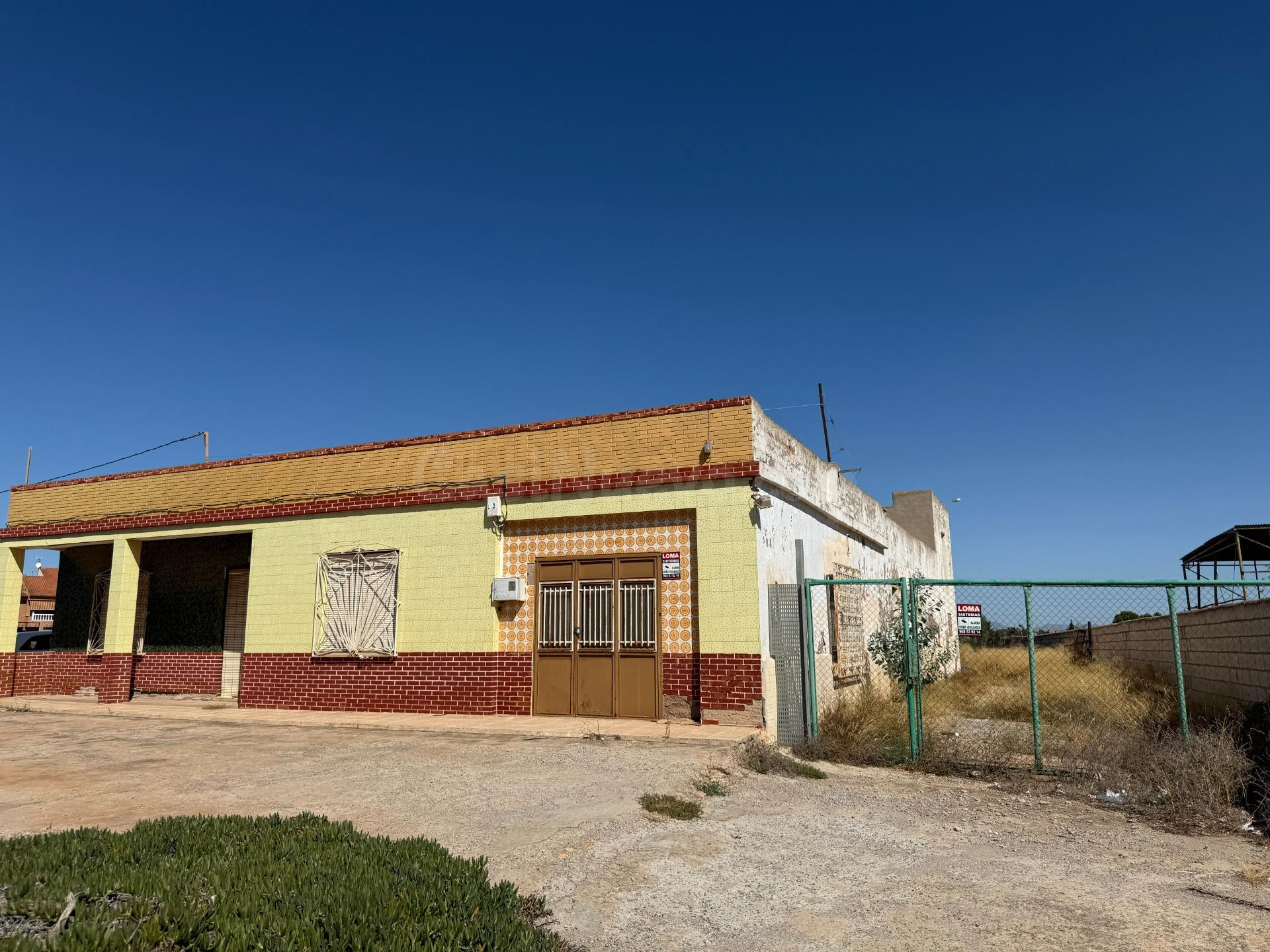 Se vende finca con vivienda y almacén en el Bohío (Cartagena).