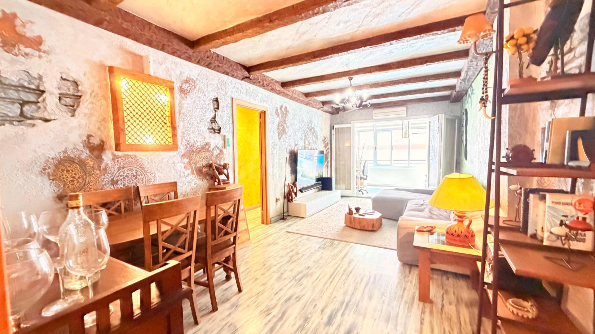 APARTAMENTO REFORMADO A 250 METROS DE LA PLAYA DEL ACEQUIÓN