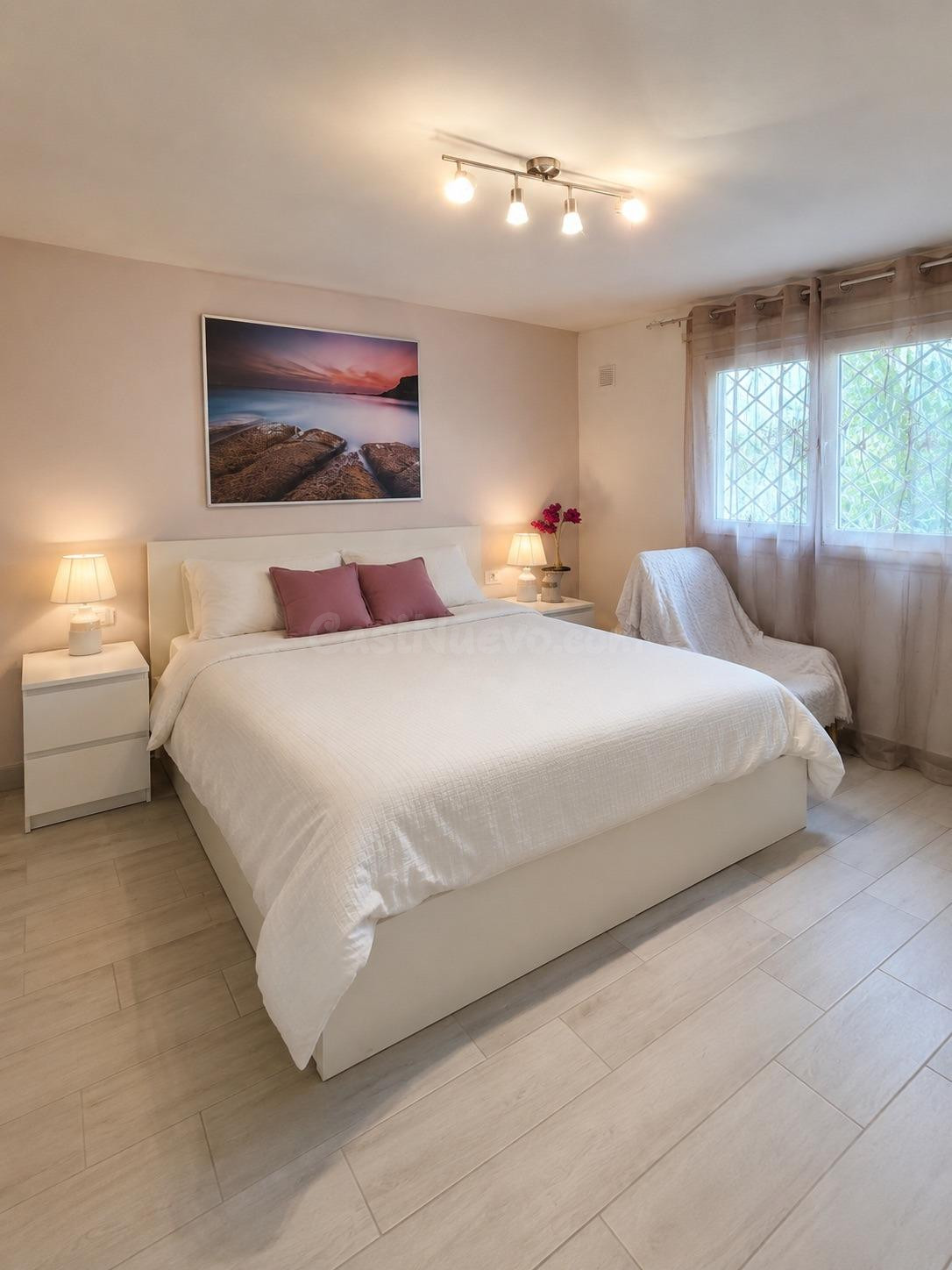 Acogedor apartamento de 65 m2 con 2 dormitorios y piscina comunitaria en Chayofa