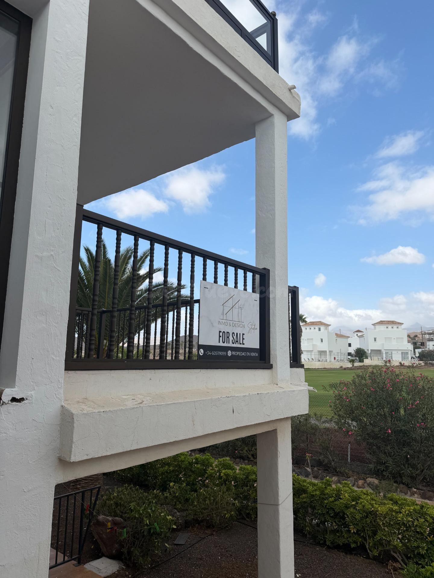 Apartamento reformado con terraza y vistas al golf en Amarilla Golf