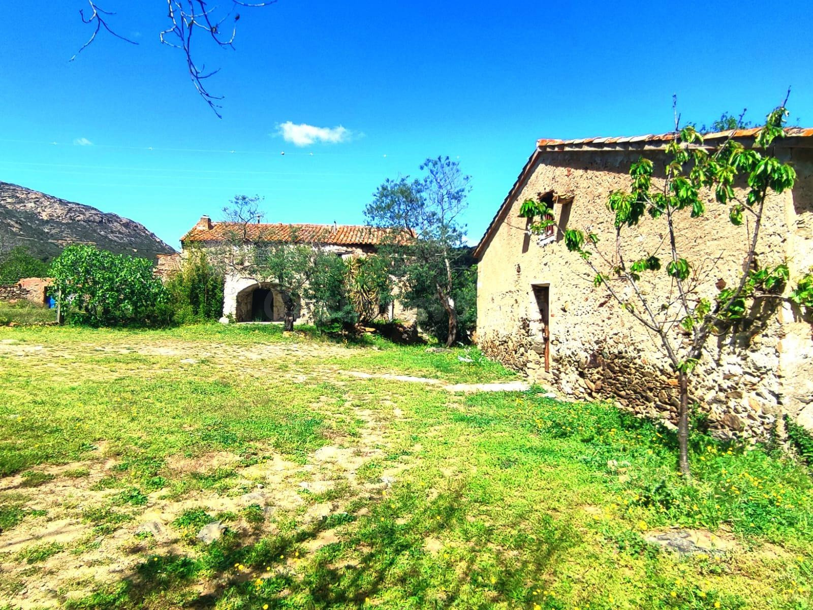Casa 4 habitaciones en venta - VILAJUIGA
