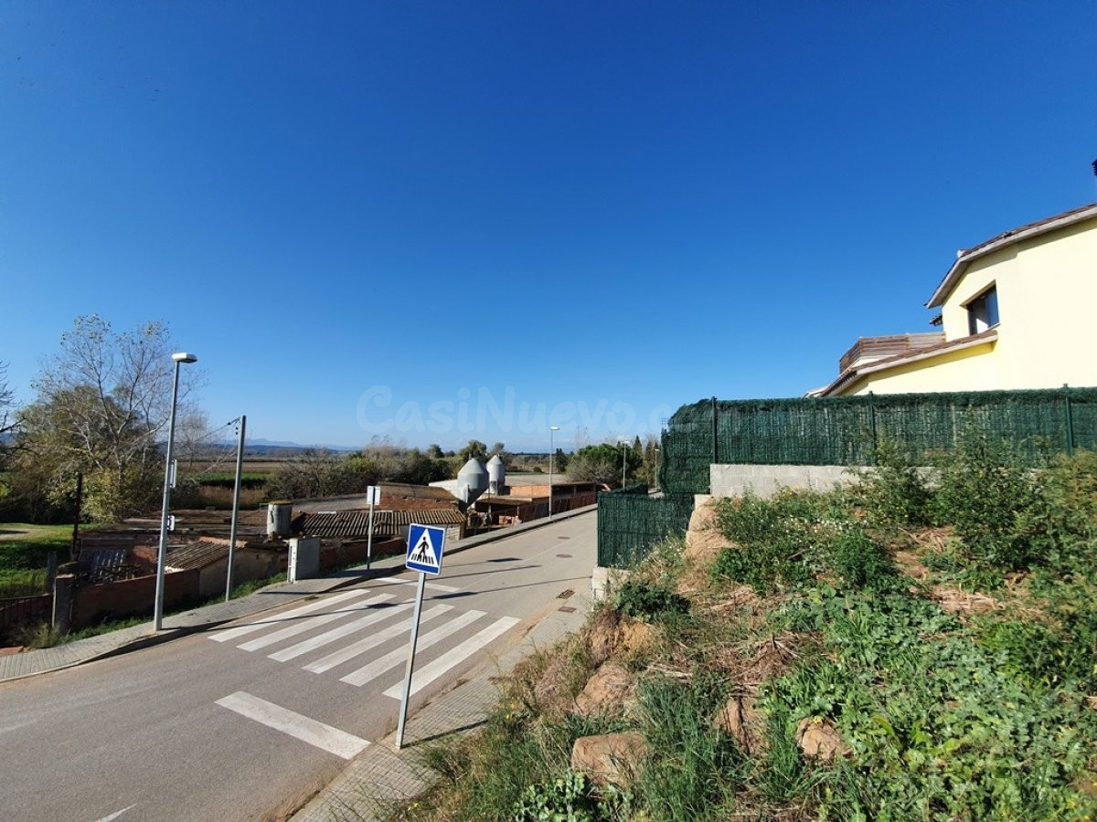 Parcela en venta - Pueblo