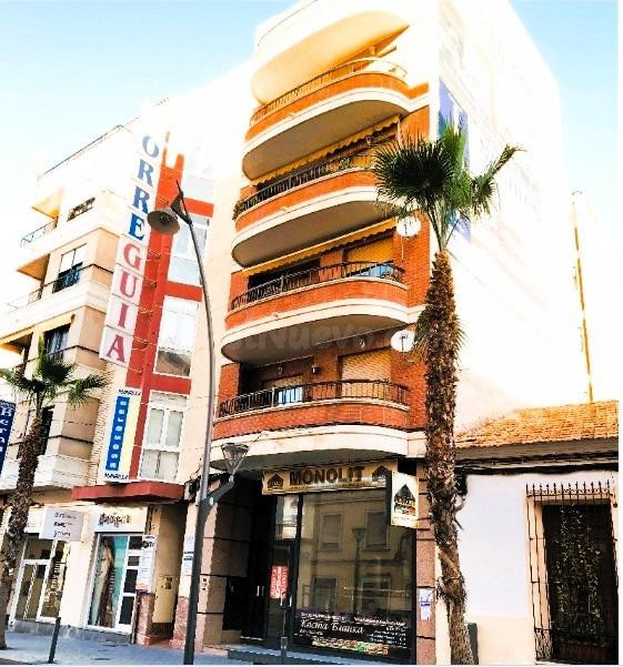 SE ALQUILA ATICO DUPLEX  CENTRICO DE 250 MST2, 3DOR, 3 BAÑOS