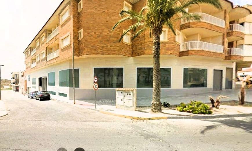 SE ALQULA  LOCAL COMERCIAL 700 MTS2 EN  AVENIDA DEL MAR DE SAN MIGUEL DE SALINAS