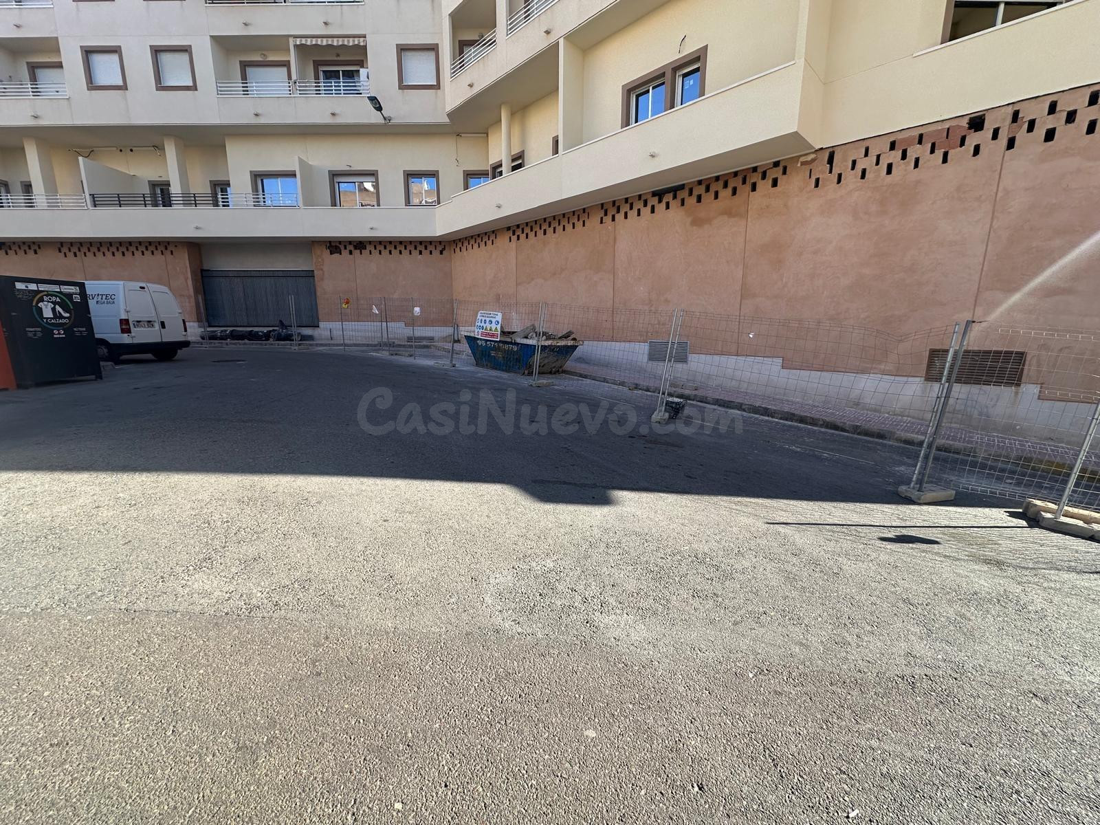 SE ALQUILA LOCAL COMERCIAL DE 200 MTS2 , CENTRO TORREVIEJA
