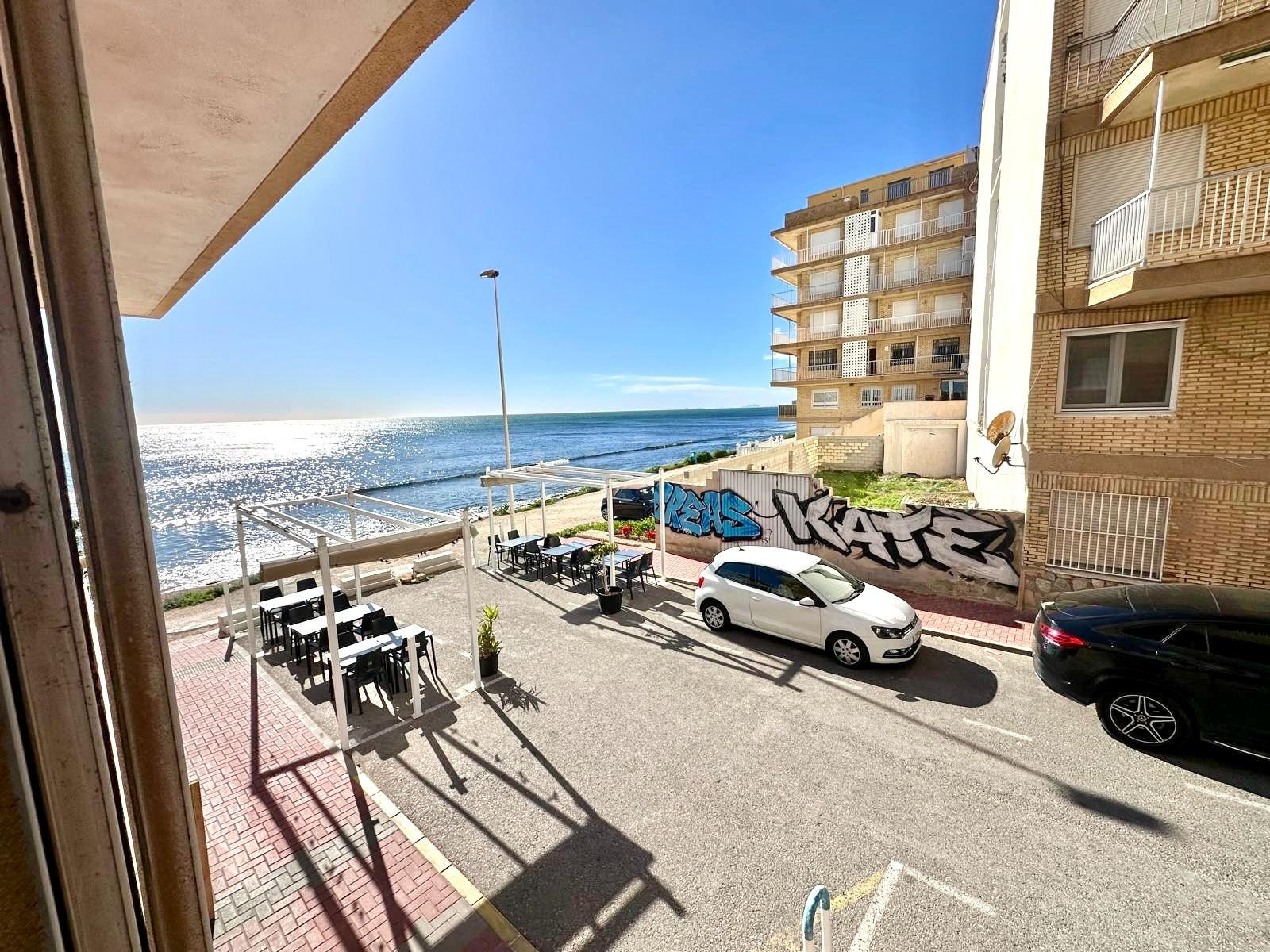 SE VENDE APARTAMENTO DE 2D CON VISTAS AL MAR EN LA PLAYA DE  LOS NAUFRAGOS, TORREVIEJA