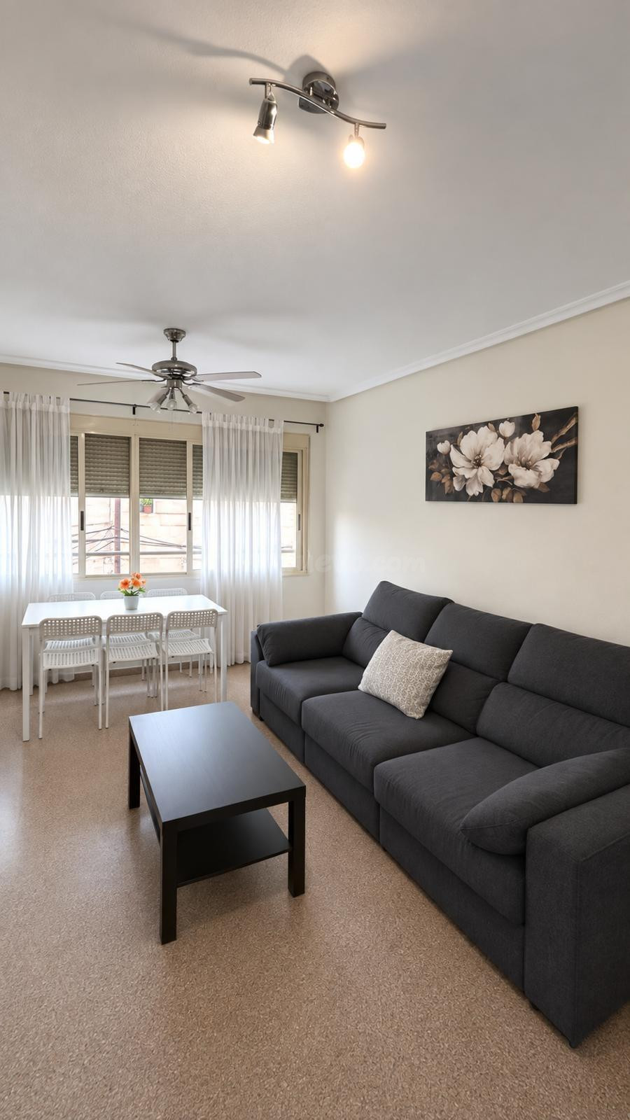 SE VENDE APARTAMENTO DE DOS DORMITORIOS ZONA CENTRO ALMORADI