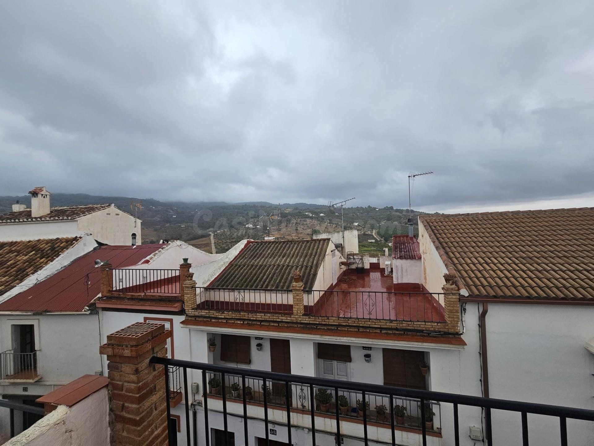 Casa adosada en Alozaina
