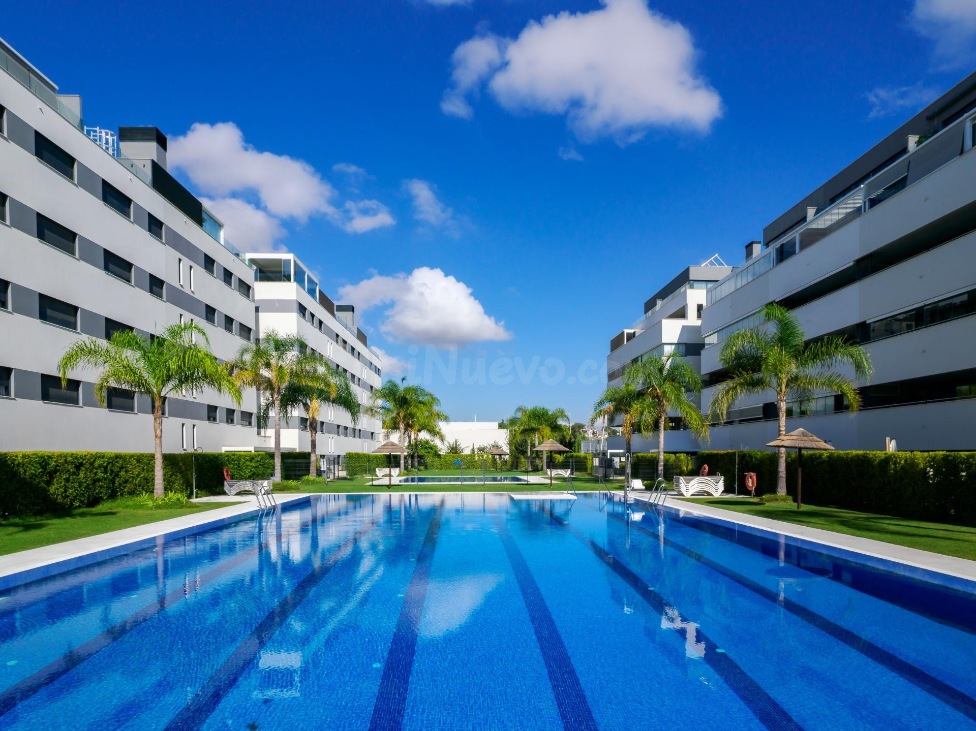 Exclusivo residencial con privacidad, vistas al mar y 2 amplias terrazas | Los Álamos Torremolinos