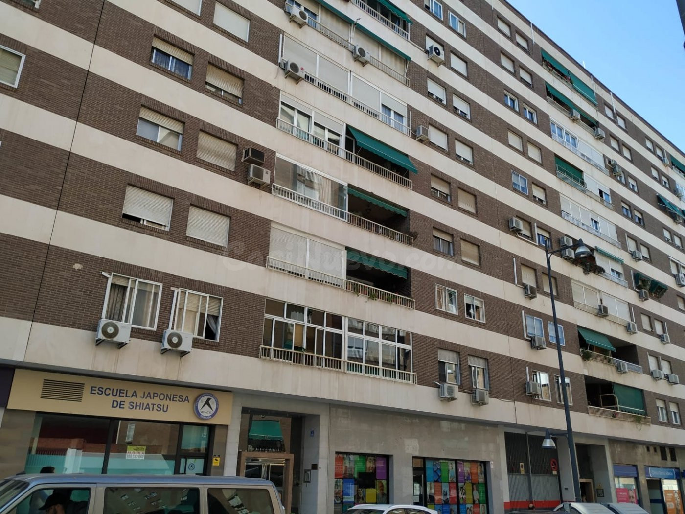 RAN LOCAL COMERCIAL JUNTO AL PASEO DEL SALÓN!!