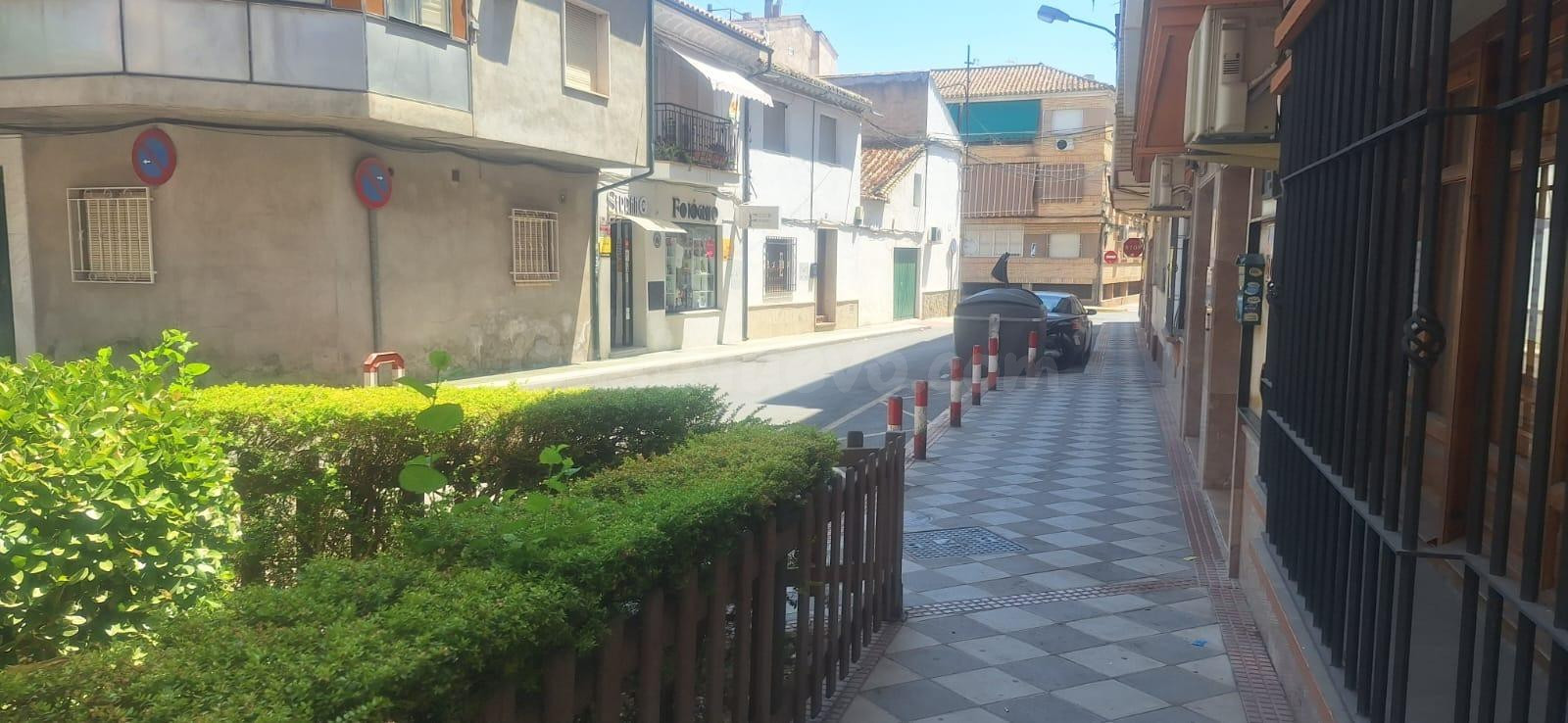 LOCAL COMERCIAL JUNTO A LA CASA DE LA CULTURA DE ATARFE!!