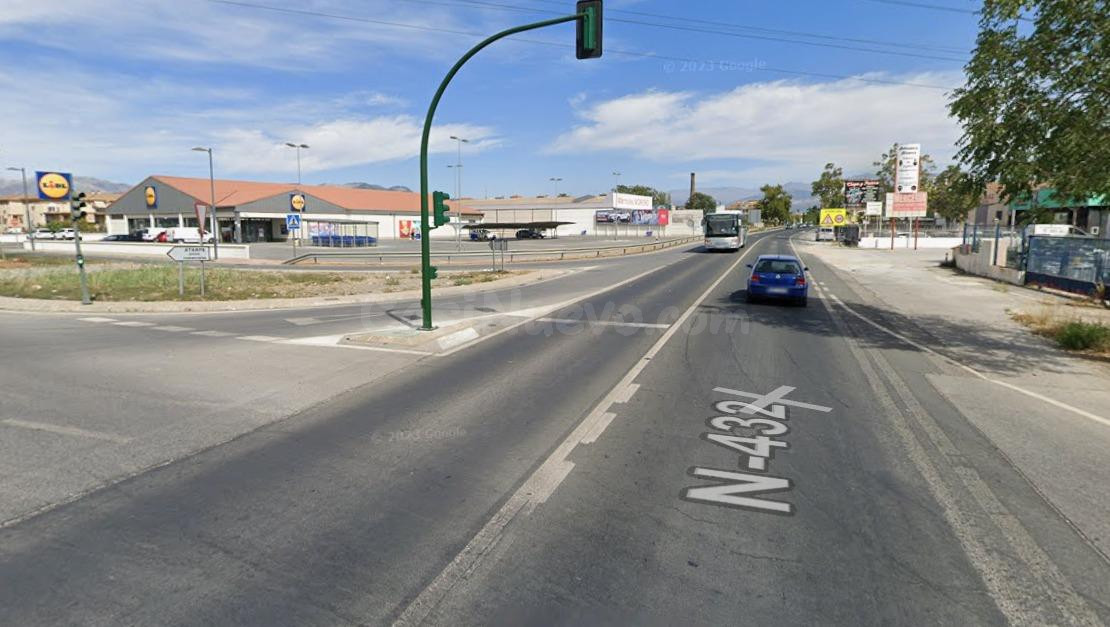 GRAN NAVE FRENTE AL LIDL DE LA CARRETERA DE CÓRDOBA