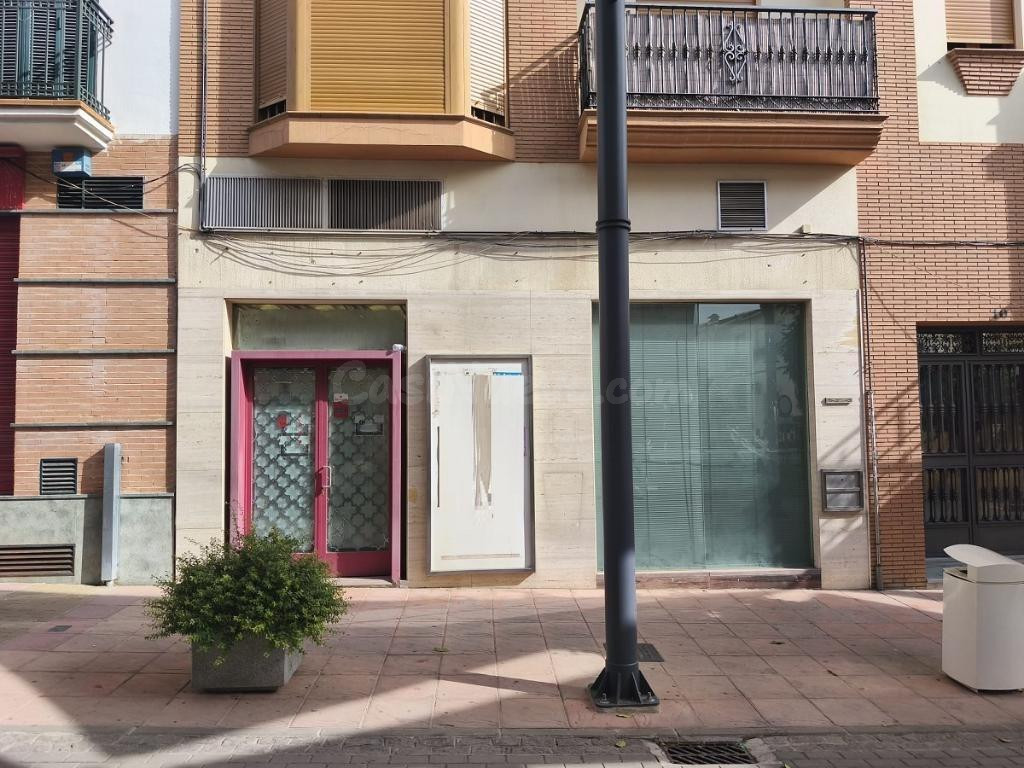 GRAN LOCAL COMERCIAL EN EL CENTRO DE PELIGROS!!