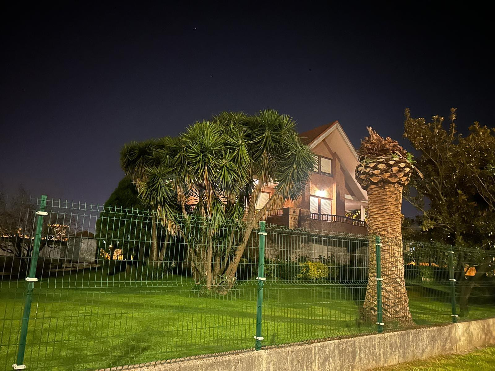 CHALET CON JARDÍN EN TORRELAVEGA - foto 2