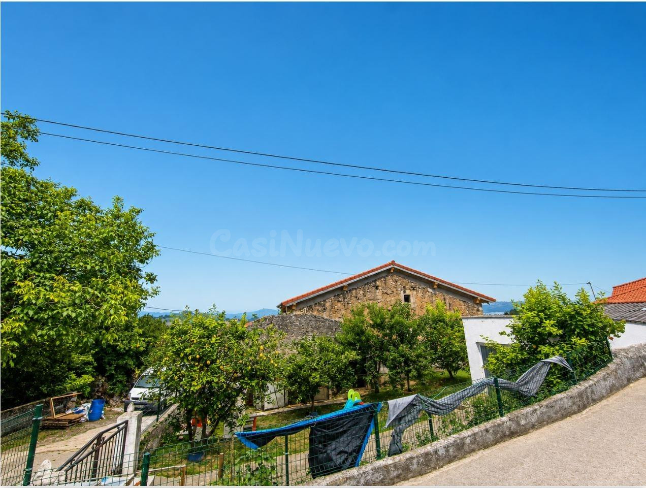 CASA MONTAÑESA CON CARACTER, CUBIERTA REFORMADA Y GRAN POTENCIAL.-