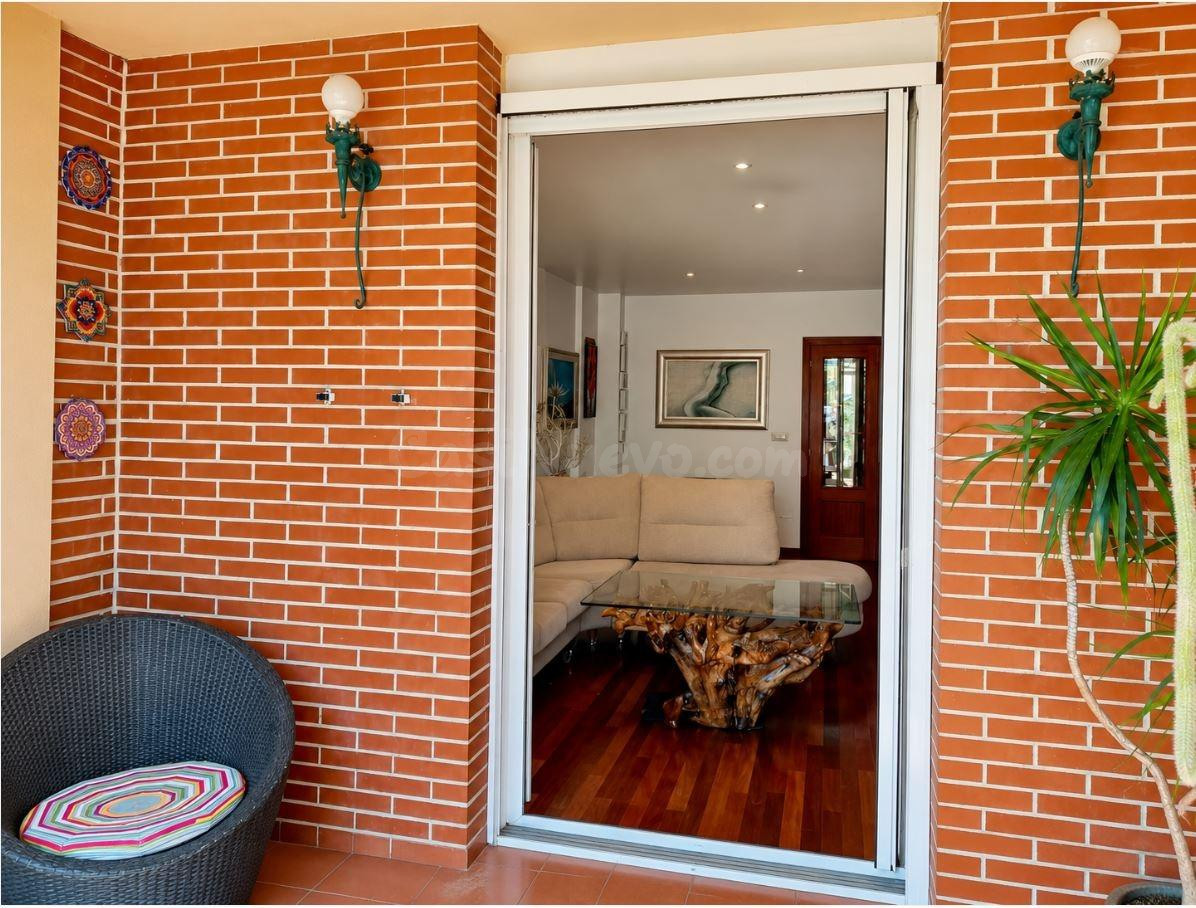 BAJO CON JARDÍN PARA ENTRAR A VIVIR EN ZURITA.-