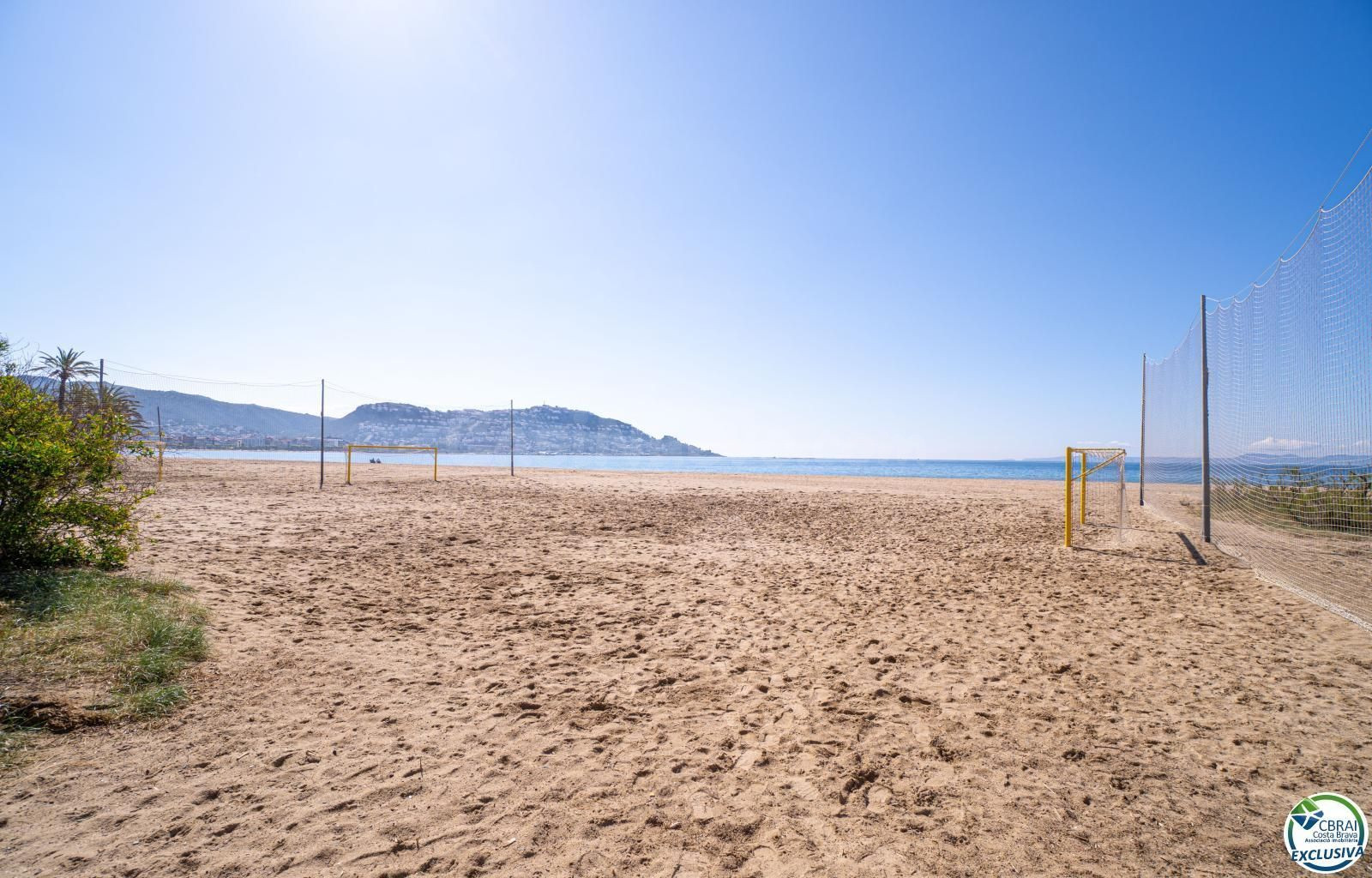 Apartamento reformado en Roses, a solo 30 metros de la playa
