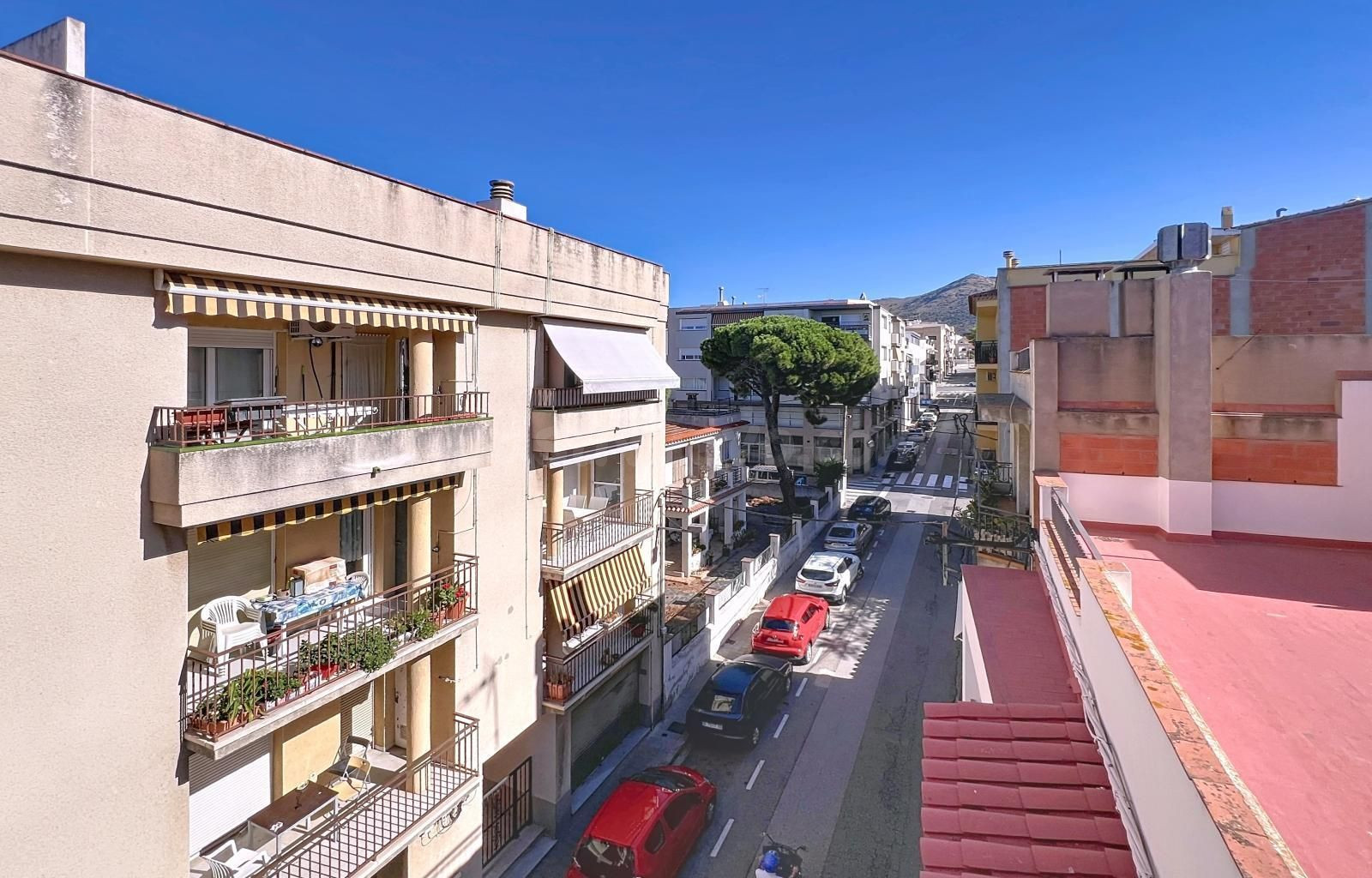 Ático luminoso en Roses centro ? ¡Última planta sin vecinos arriba!