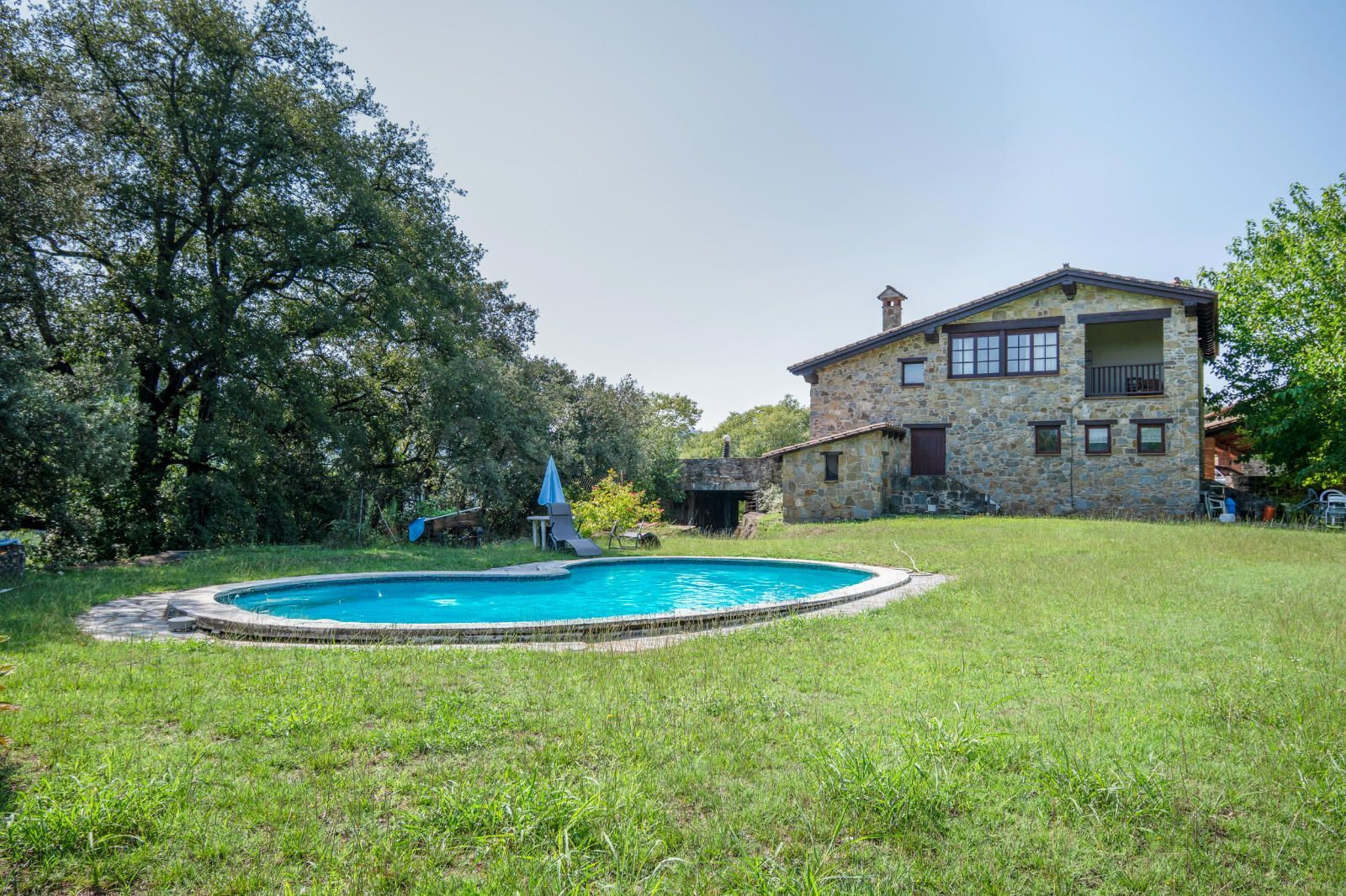 FINCA ESPECTACULAR, CON PISCINA Y MUCHAS POSIBILIDADES