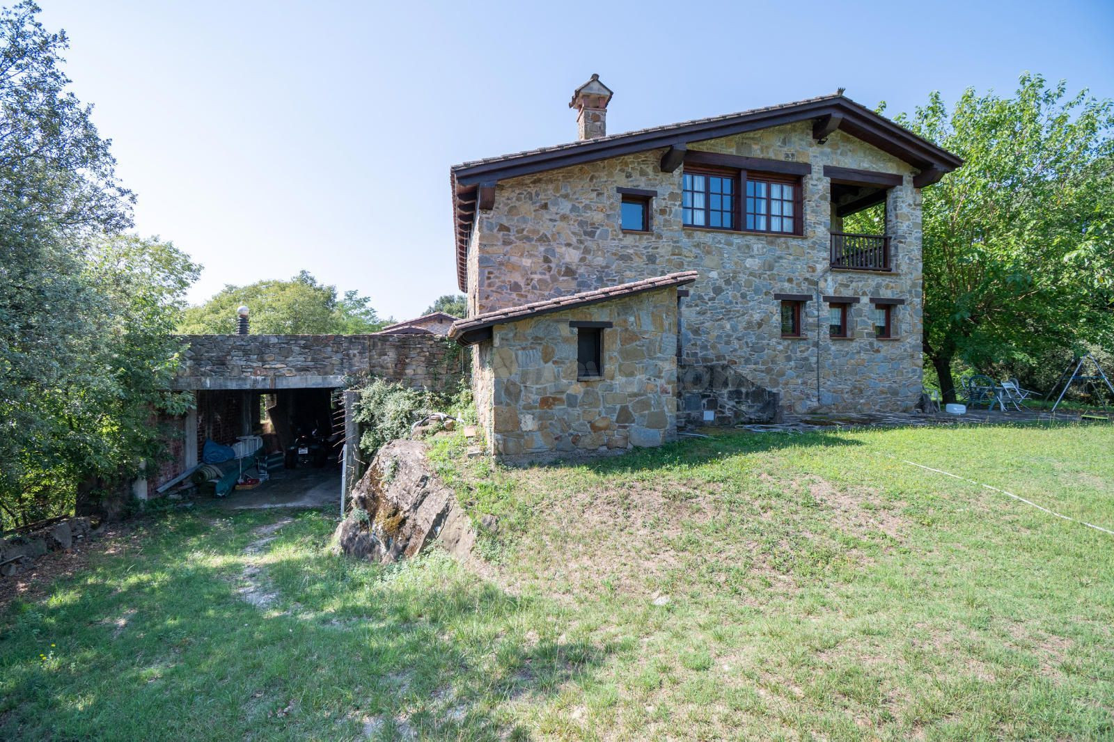 FINCA ESPECTACULAR, CON PISCINA Y MUCHAS POSIBILIDADES - foto 3