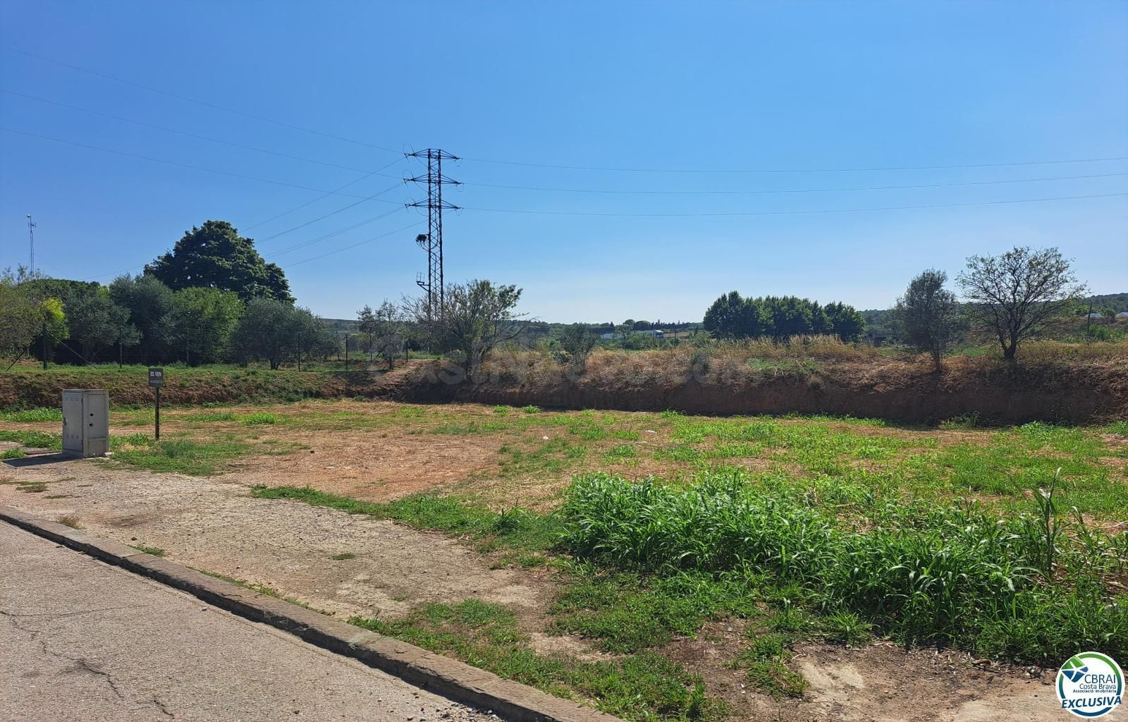 Parcela edificable en venta en Els Hostalets de Llers ? 587 m2