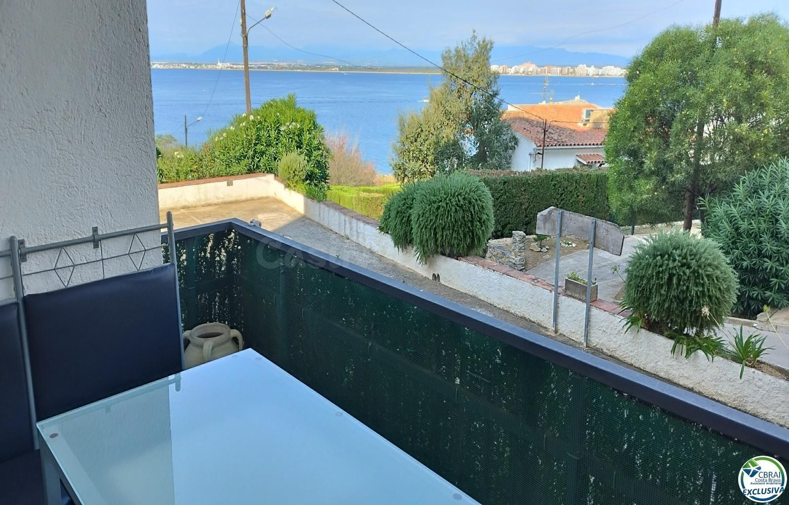 ROSES-LLOSA: Apartamento con vistas al mar en venta