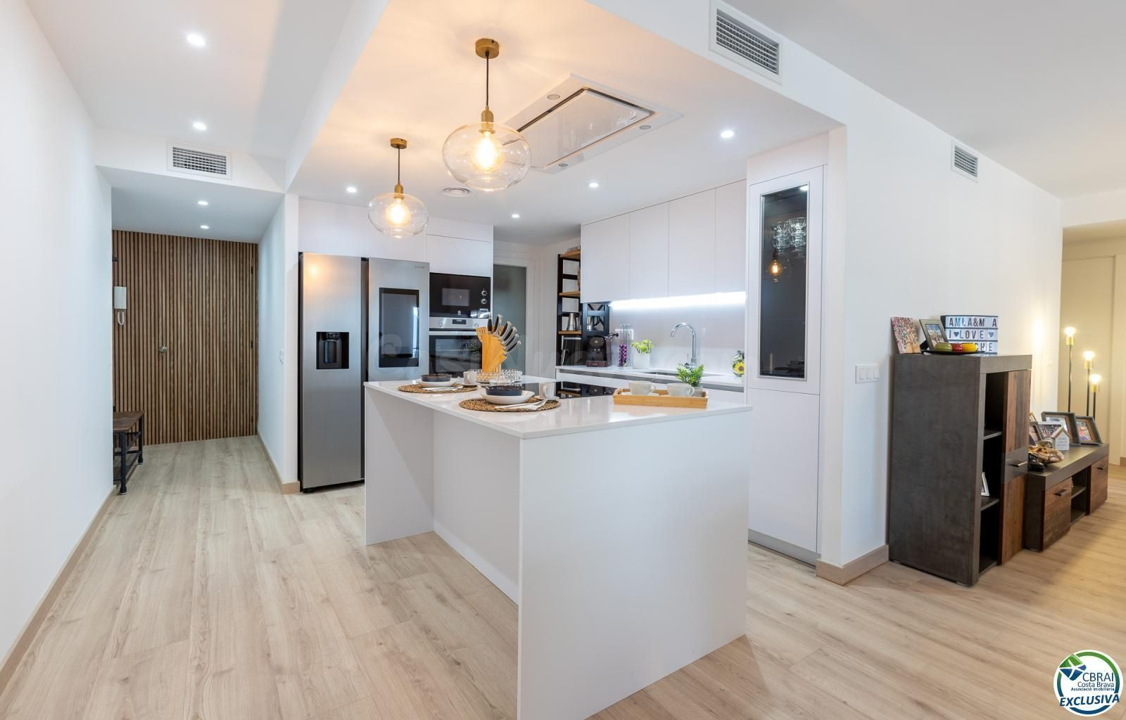 Apartamento reformado con 3 habitaciones a 100 m de la playa de Roses.