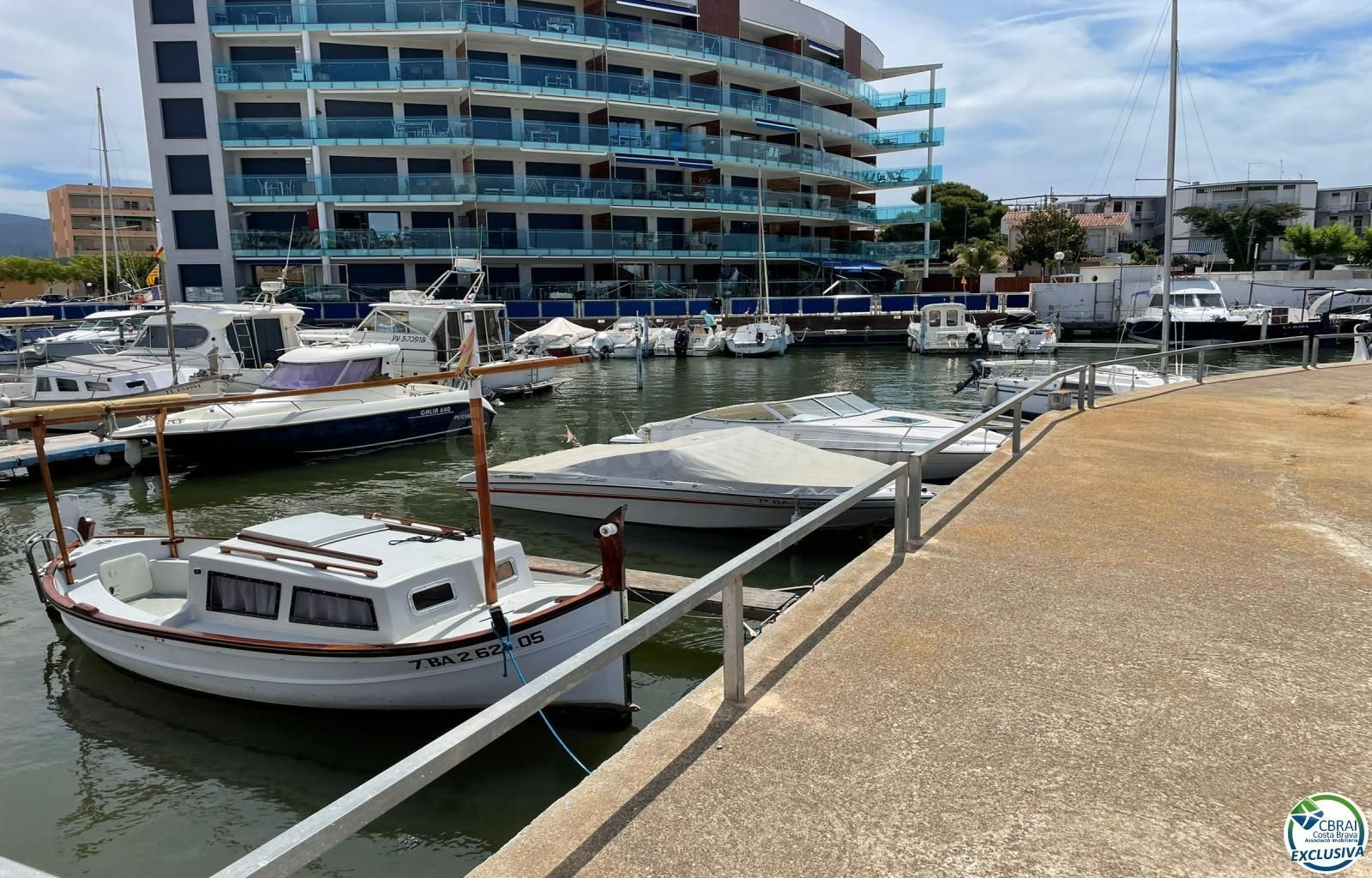 Amarre de 4 x 12 M. para embarcaciones de vela como de motor,