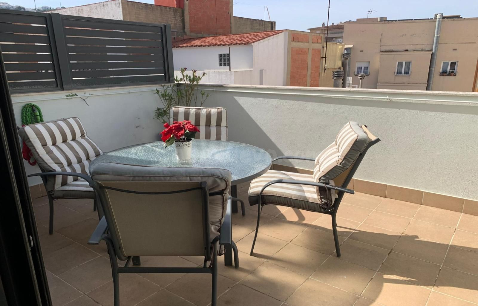 Atico ideal para vivir en el centro de Rosas - foto 3