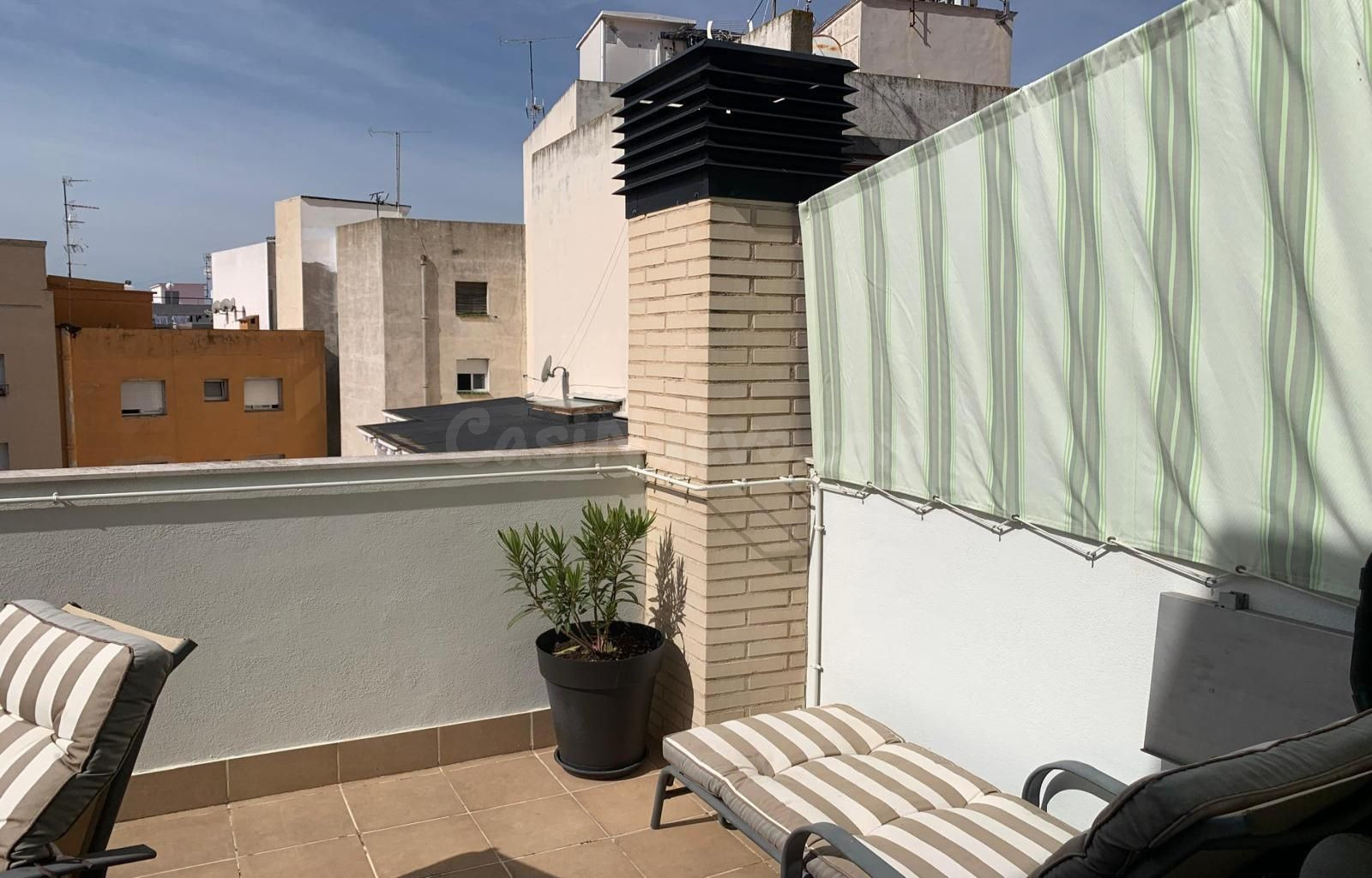 Atico ideal para vivir en el centro de Rosas - foto 5