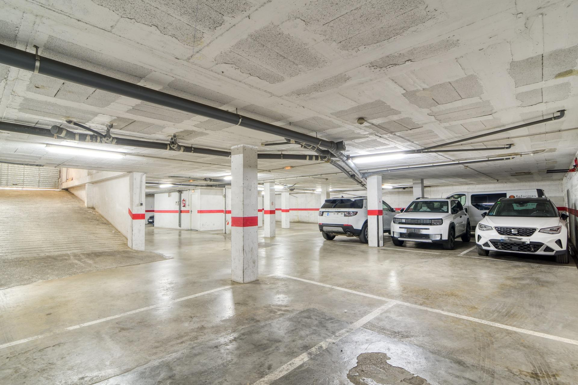 Plaza de parking en venta en Roses – Zona Cines y Mercado