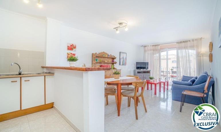 GRAN RESERVA Encantador apartamento a solo 50 metros de la playa, con piscinas, jardines comunitarios y licencia turíst