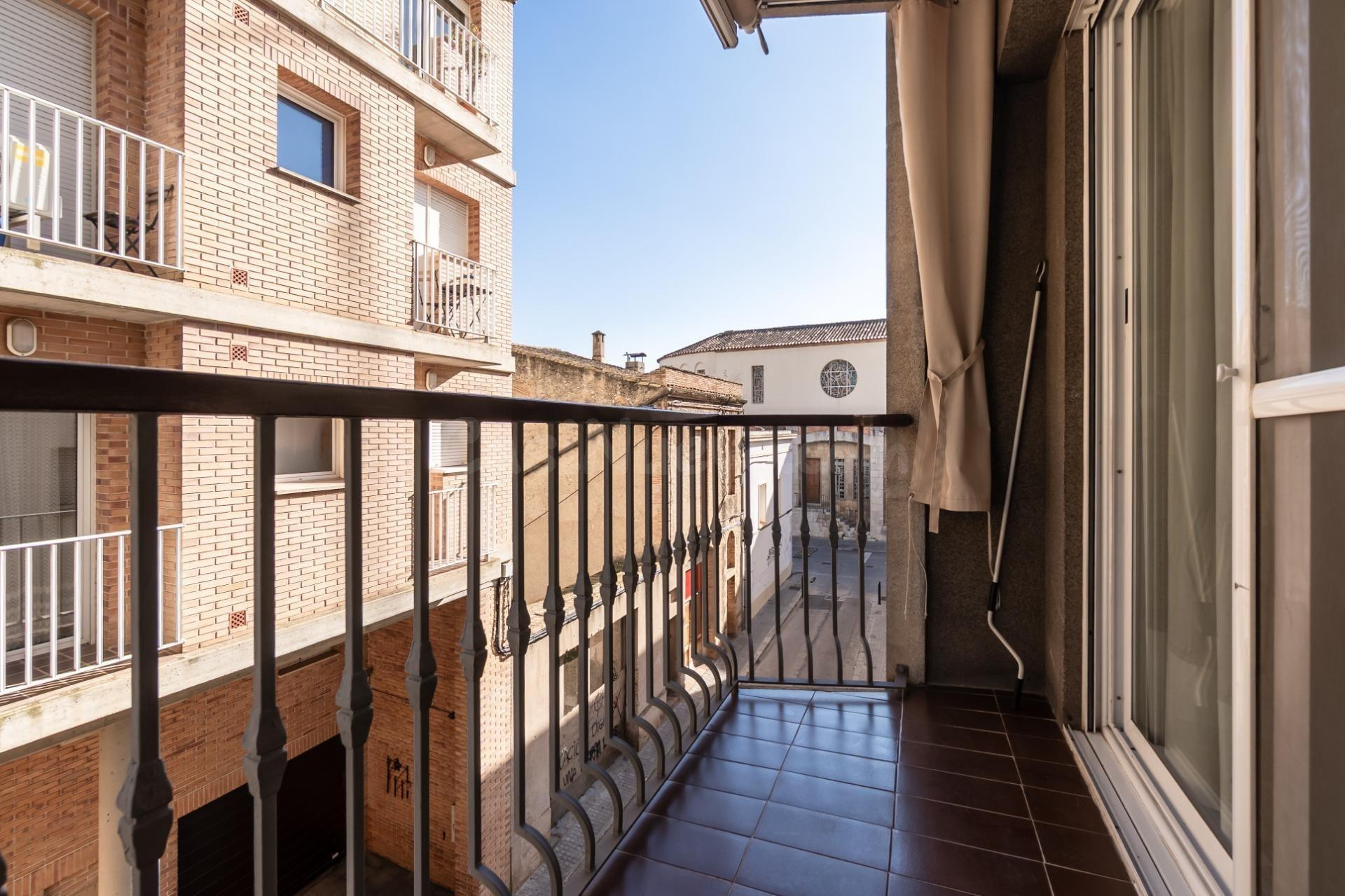 GRAN PISO EXTERIOR EN FIGUERES