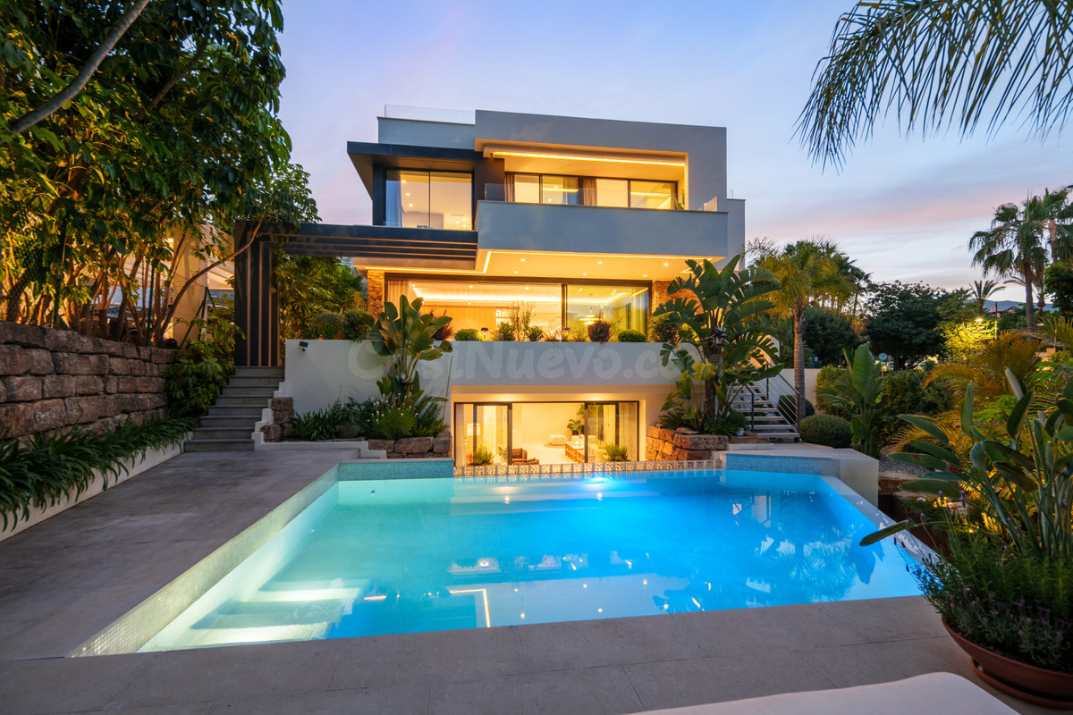 Chalet 4 habitaciones 403m² en venta - Estepona
