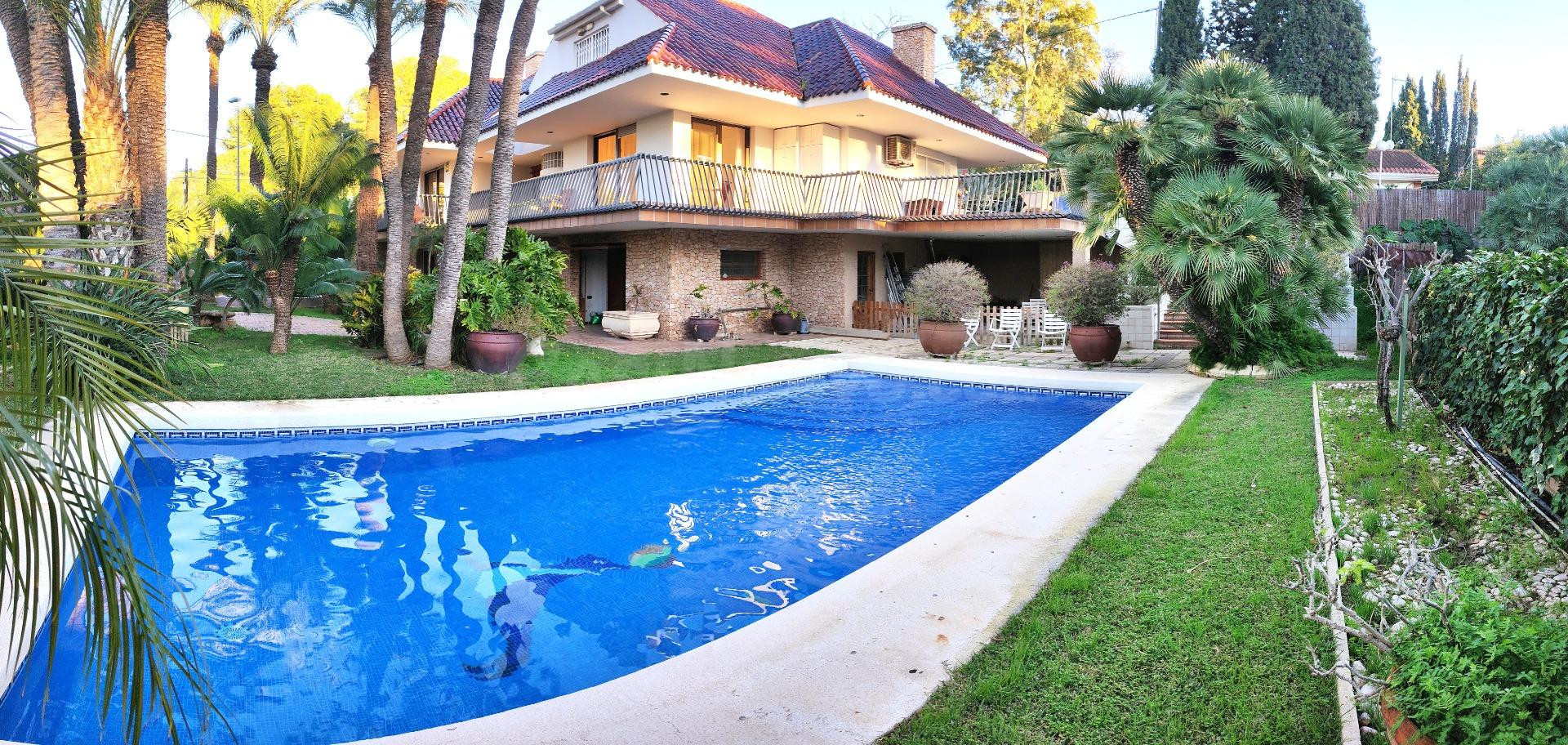 CHALET EN LA MEJOR ZONA DEL MONTE 616652603