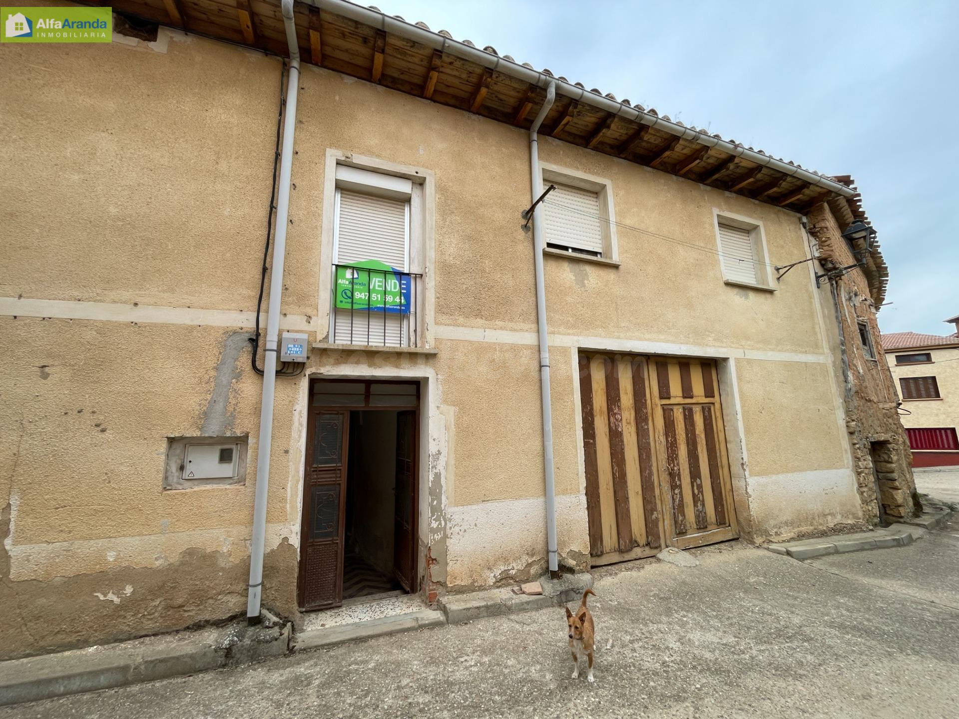 CASA DE PUEBLO CON CORRAL