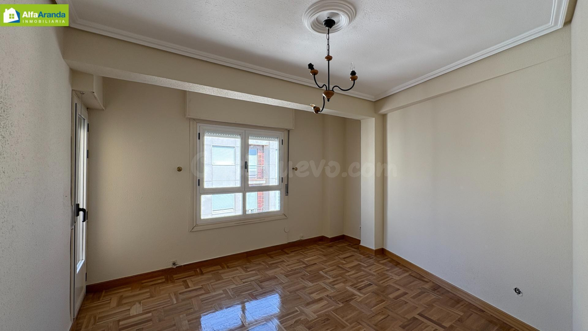 PISO EN VENTA 3 DORMITORIOS Y ASCENSOR - foto 5