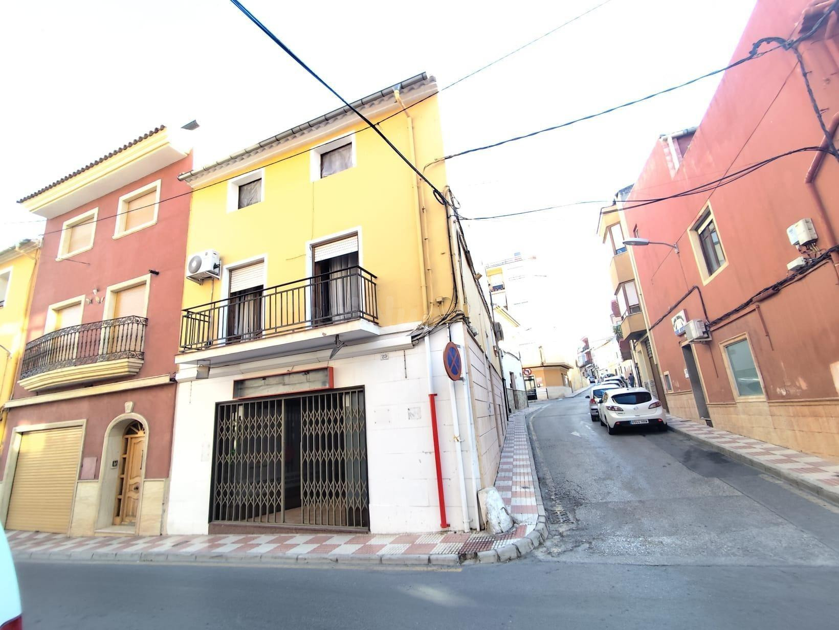 CASA UNIFAMILIAR EN CASTALLA ALICANTE