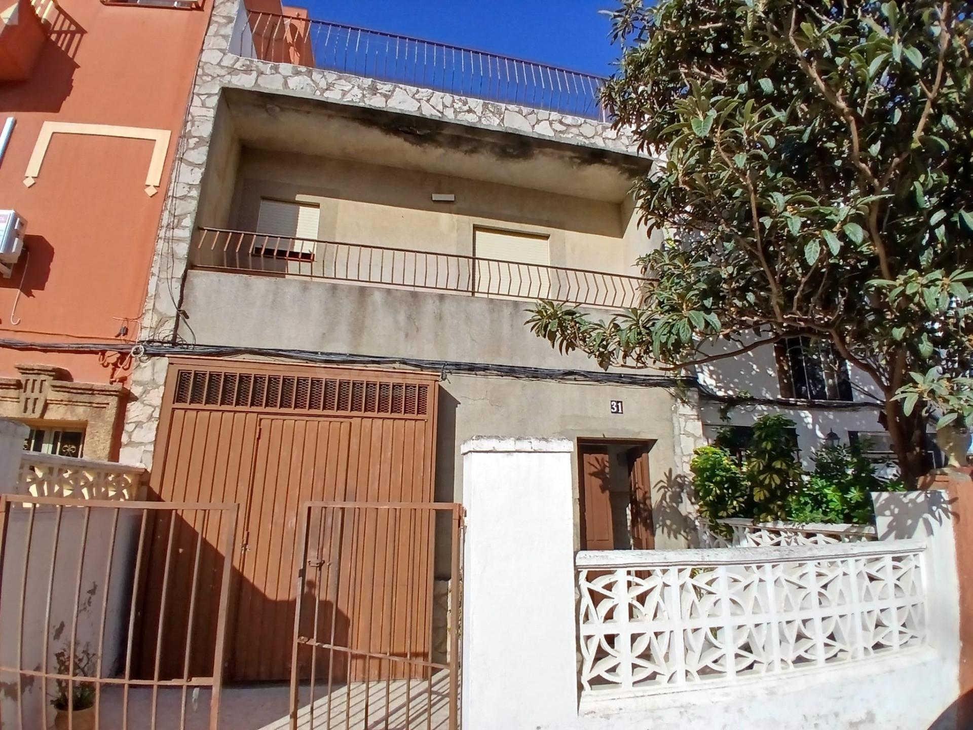 CASA INDEPENDIENTE CON GARAJE