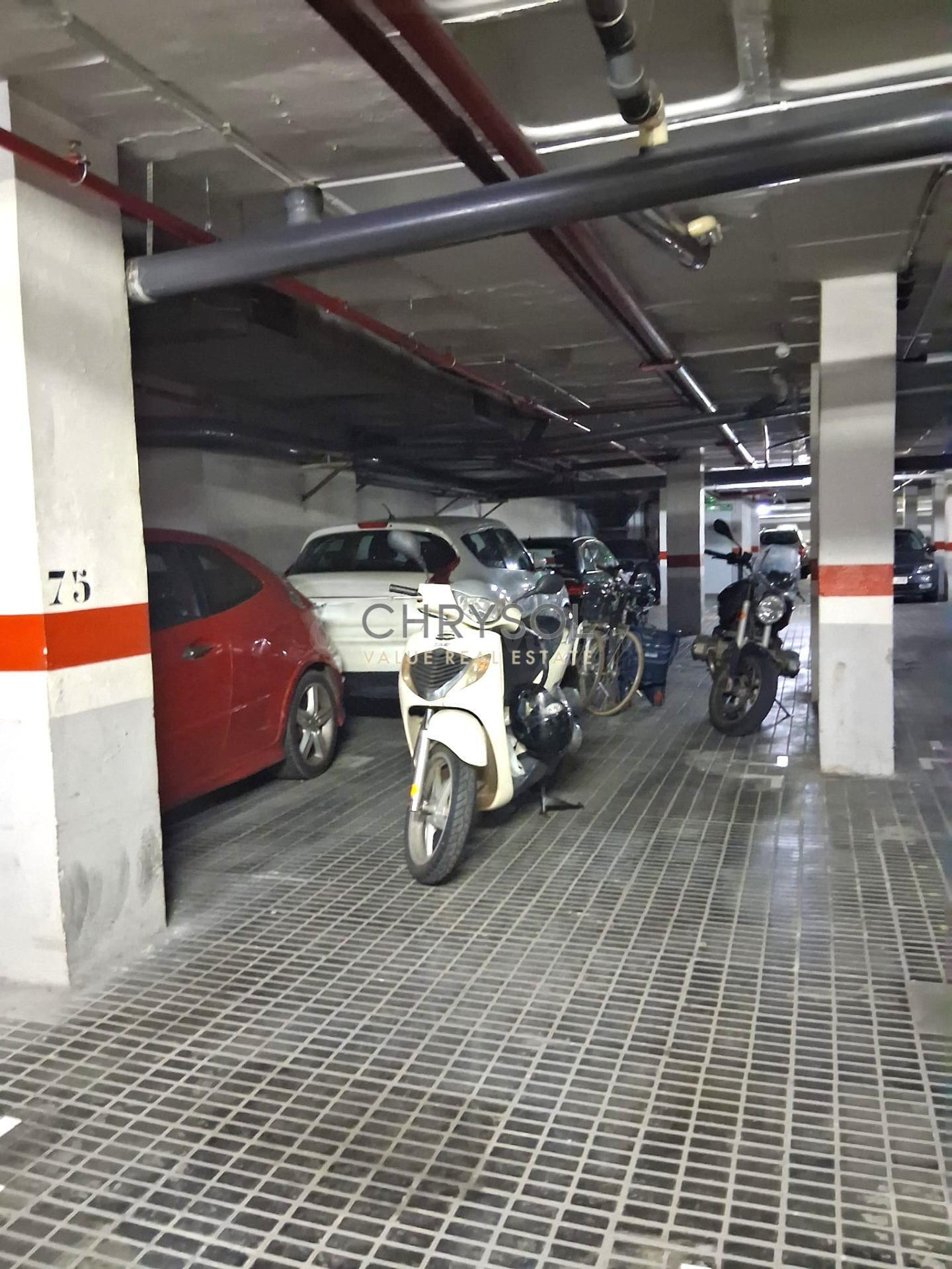 Parking en alquiler doble.