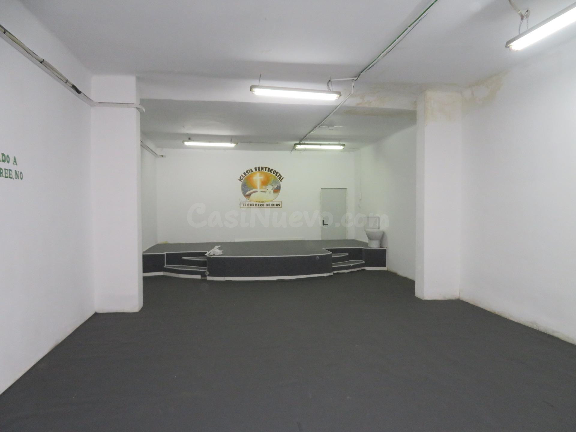 LOCAL EN CALLE ROSSELLO DE HOSPITALET DE LLOBREGAT, DE 140 M2