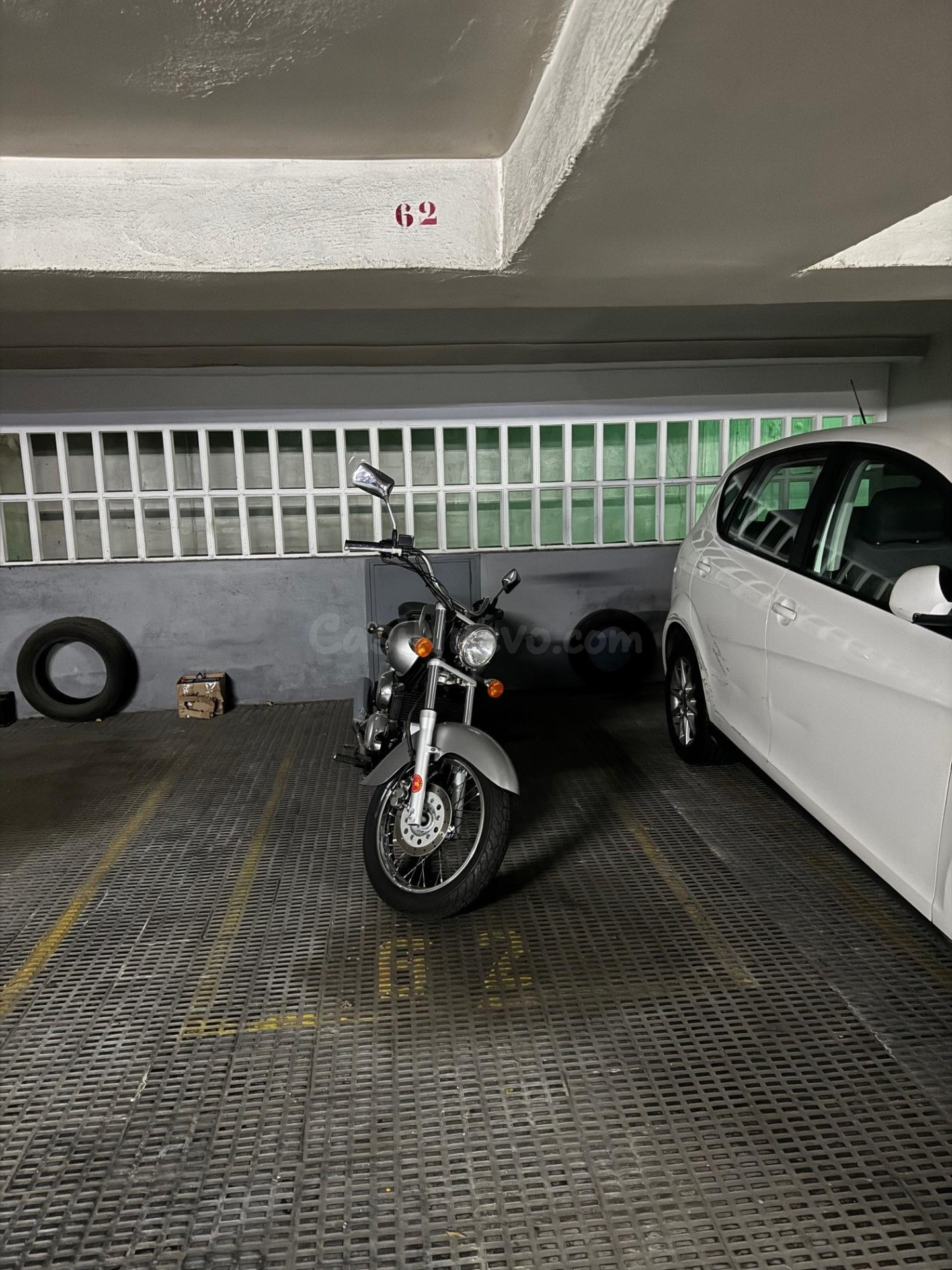 PLAZA DE PARKING DE MOTO EN LA CALLE ROCAFORT CON FLORIDABLANCA