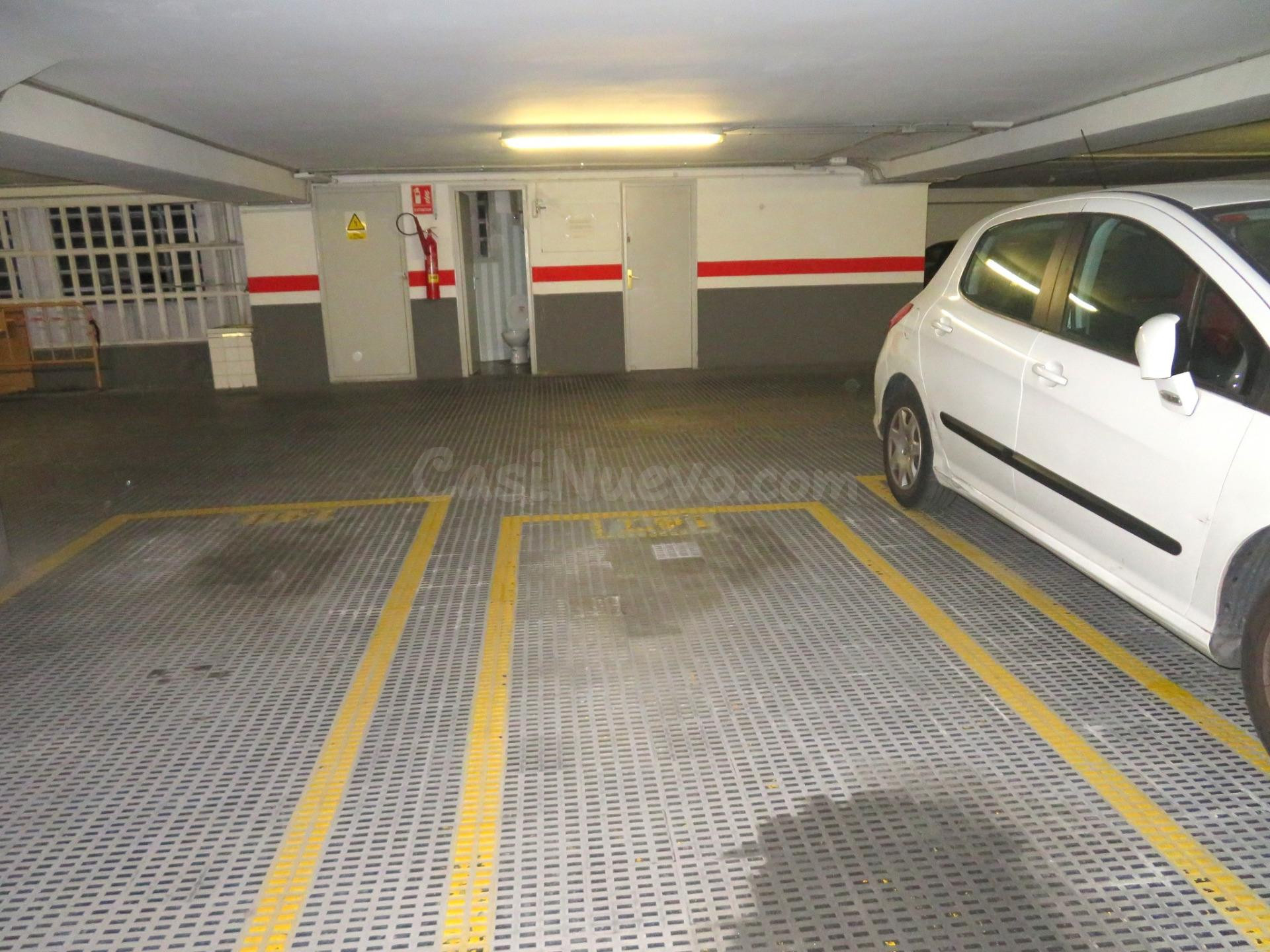 PLAZA DE PARKING PARA COCHE PEQUEÑO EN LA CALLE ROCAFORT