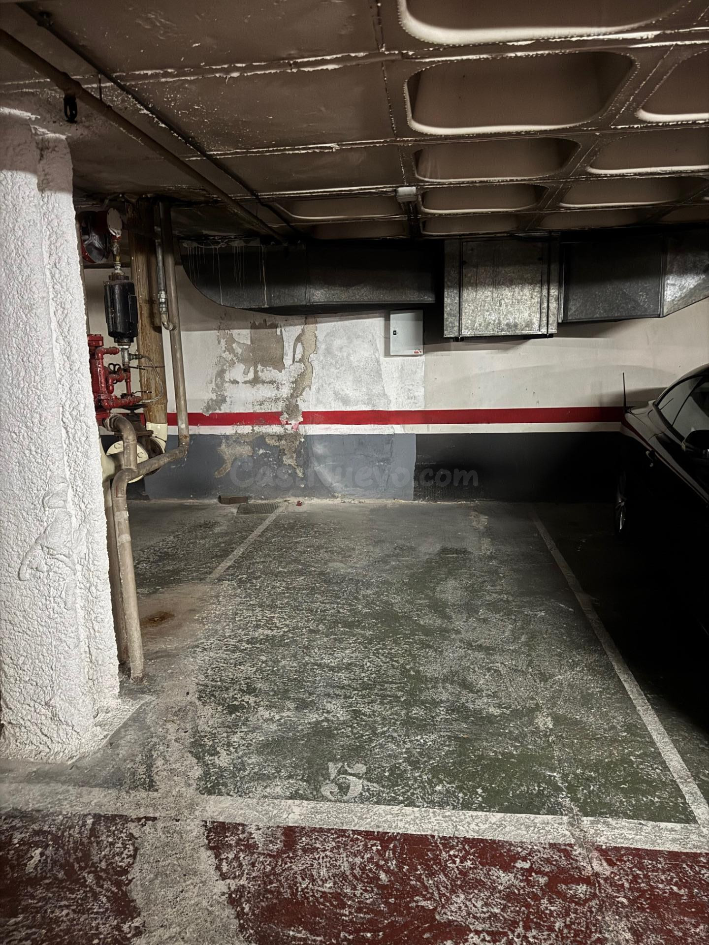 PLAZA DE PARKING EN VENTA EN LA CALLE FLORIDABLANCA ESQUINA CON CALABRIA