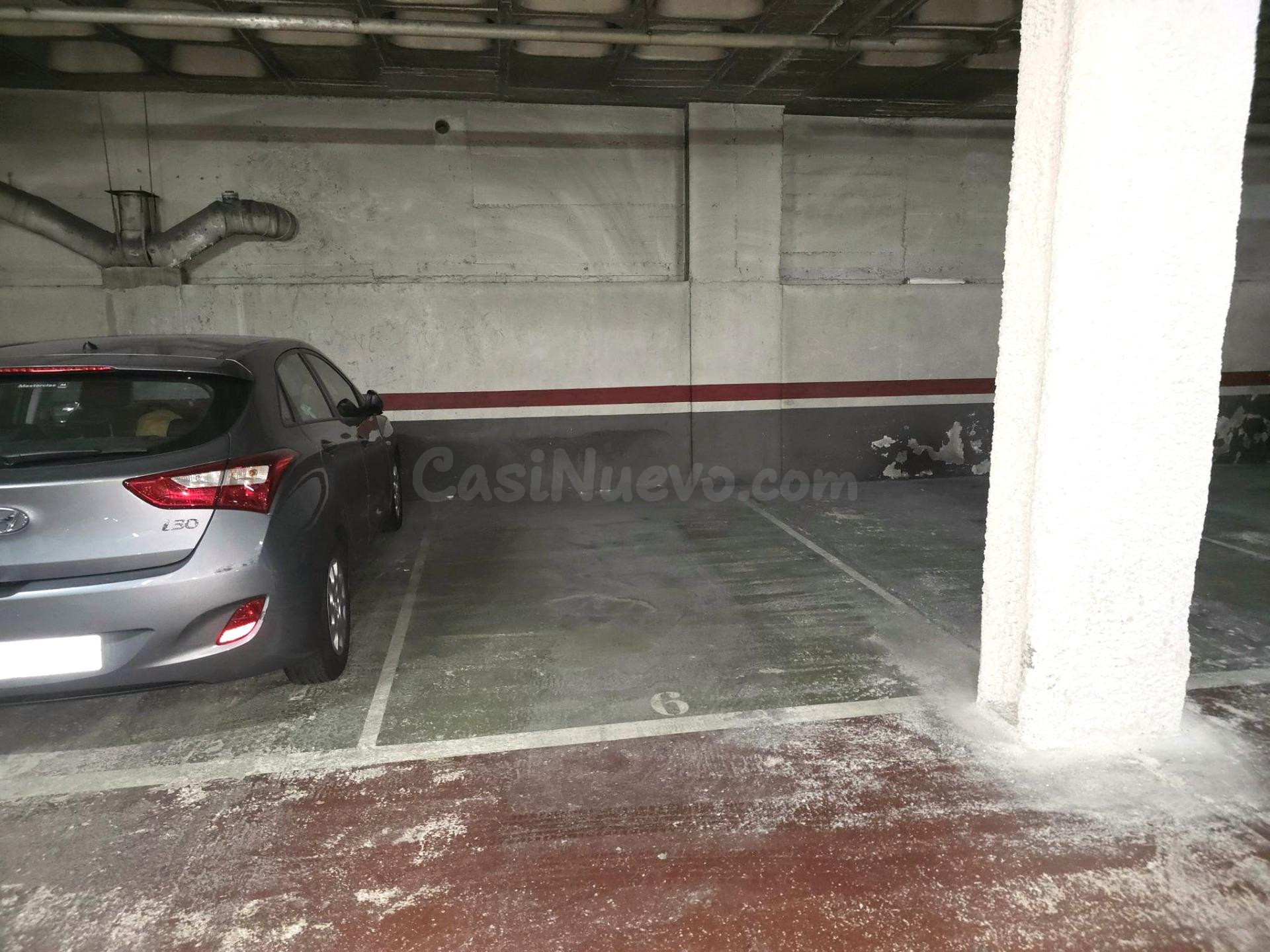 PLAZA DE PARKING EN ALQUILER PARA COCHE MEDIANO EN LA CALLE FLORIDABLANCA