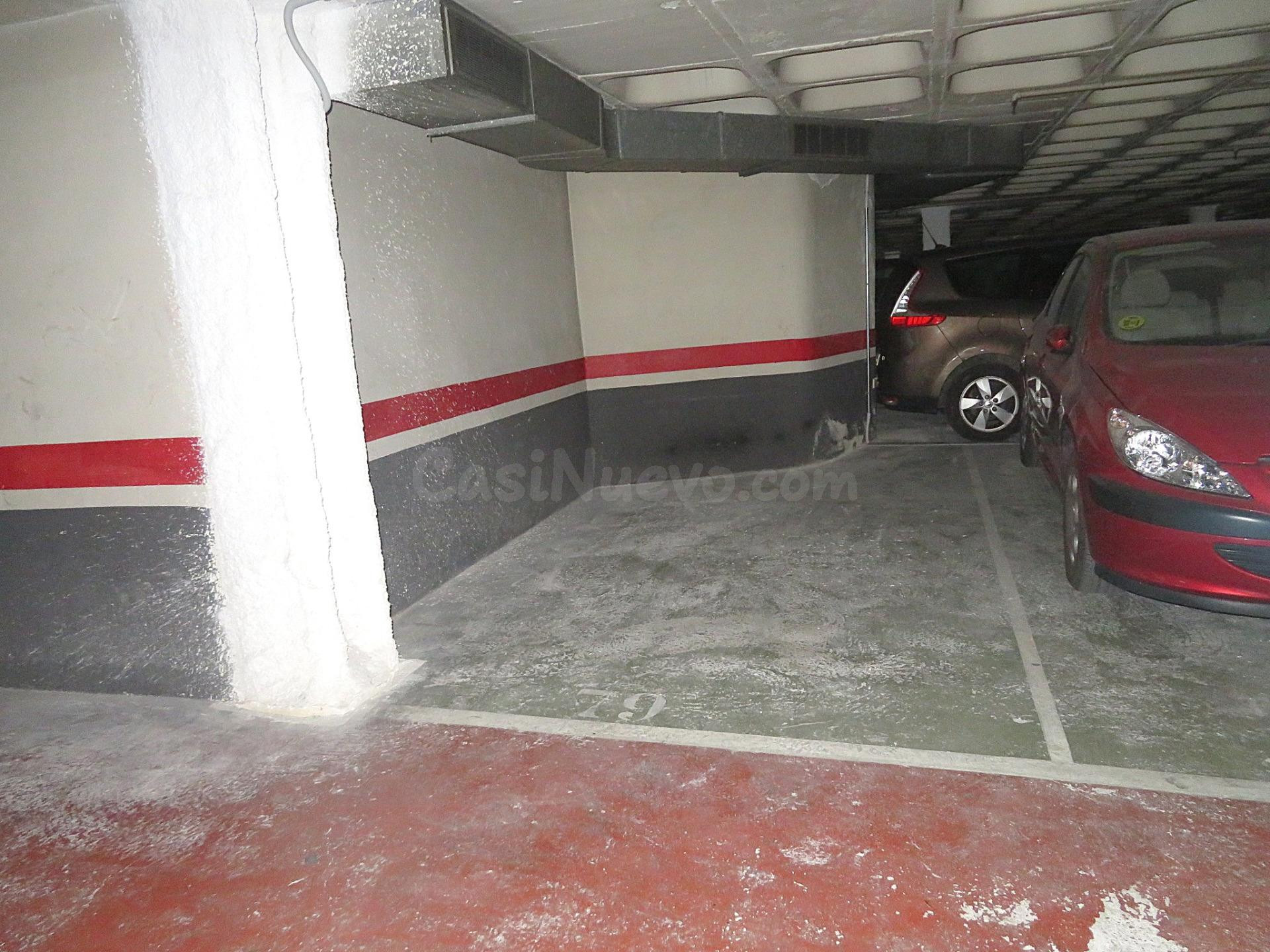 PLAZA DE APARCAMIENTO PARA COCHE PEQUEÑO-MEDIANO EN CALLE FLORIDABLANCA-CALABRIA